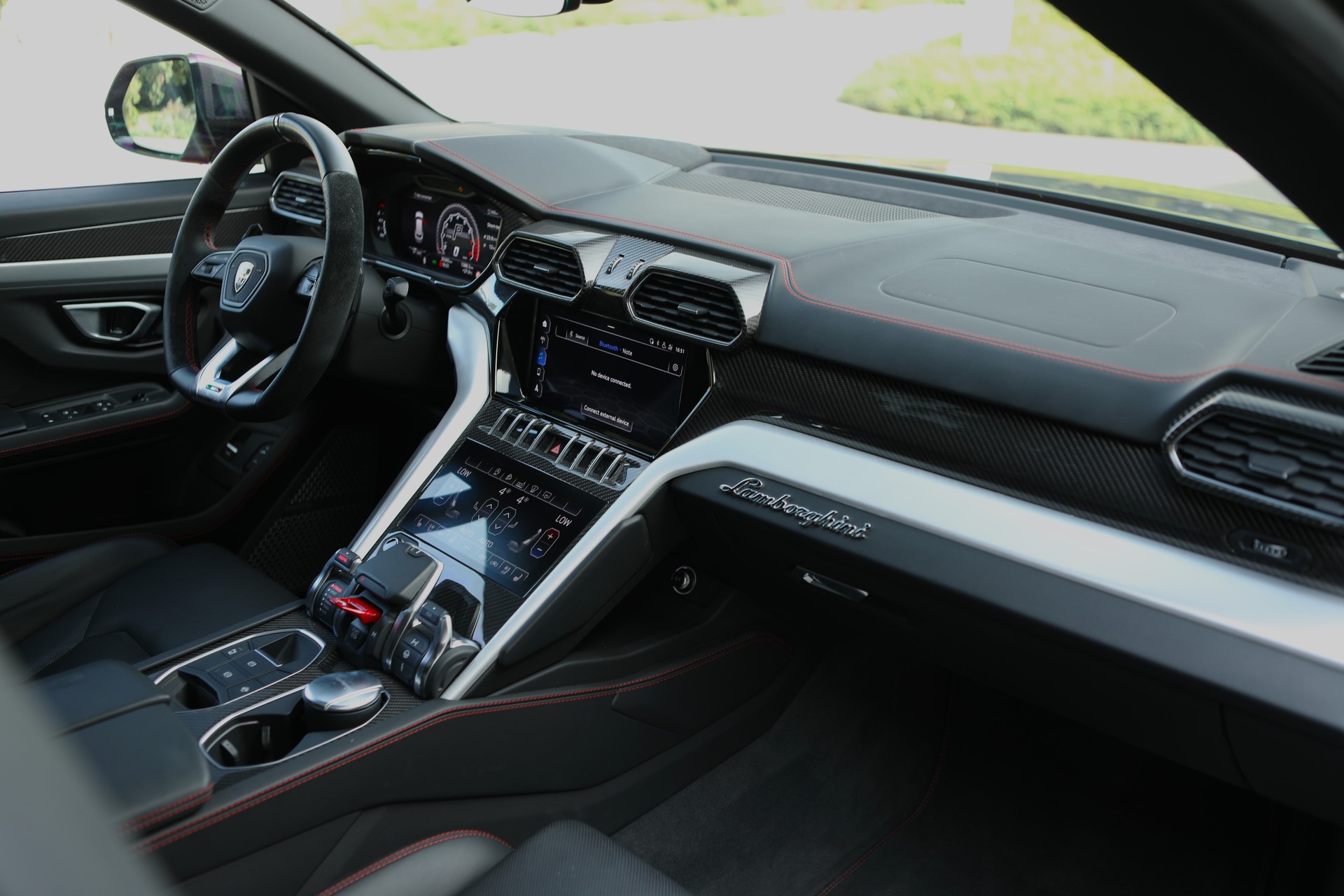 LAMBORGHINI Urus E-Gear Carbone - Akrapovič-image-13