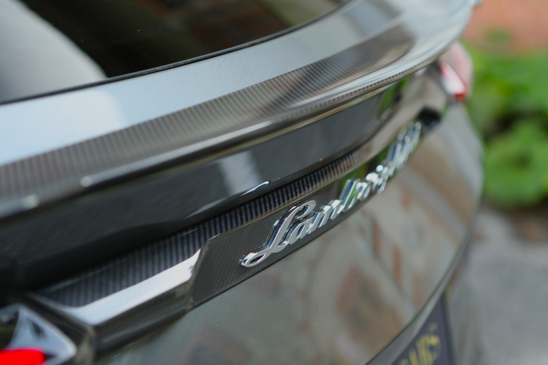LAMBORGHINI Urus E-Gear Carbone - Akrapovič-image-9