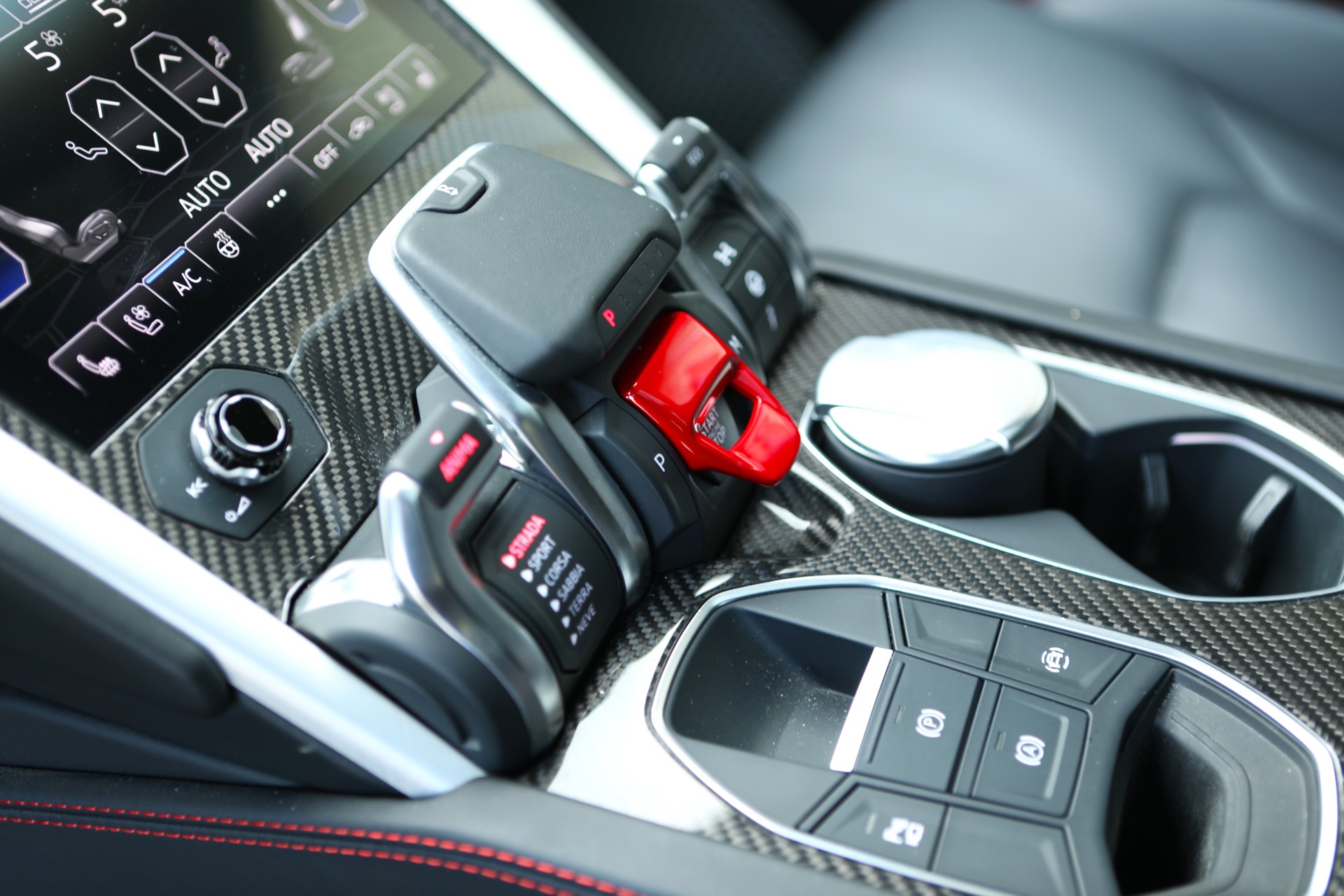 LAMBORGHINI Urus E-Gear Carbone - Akrapovič-image-6
