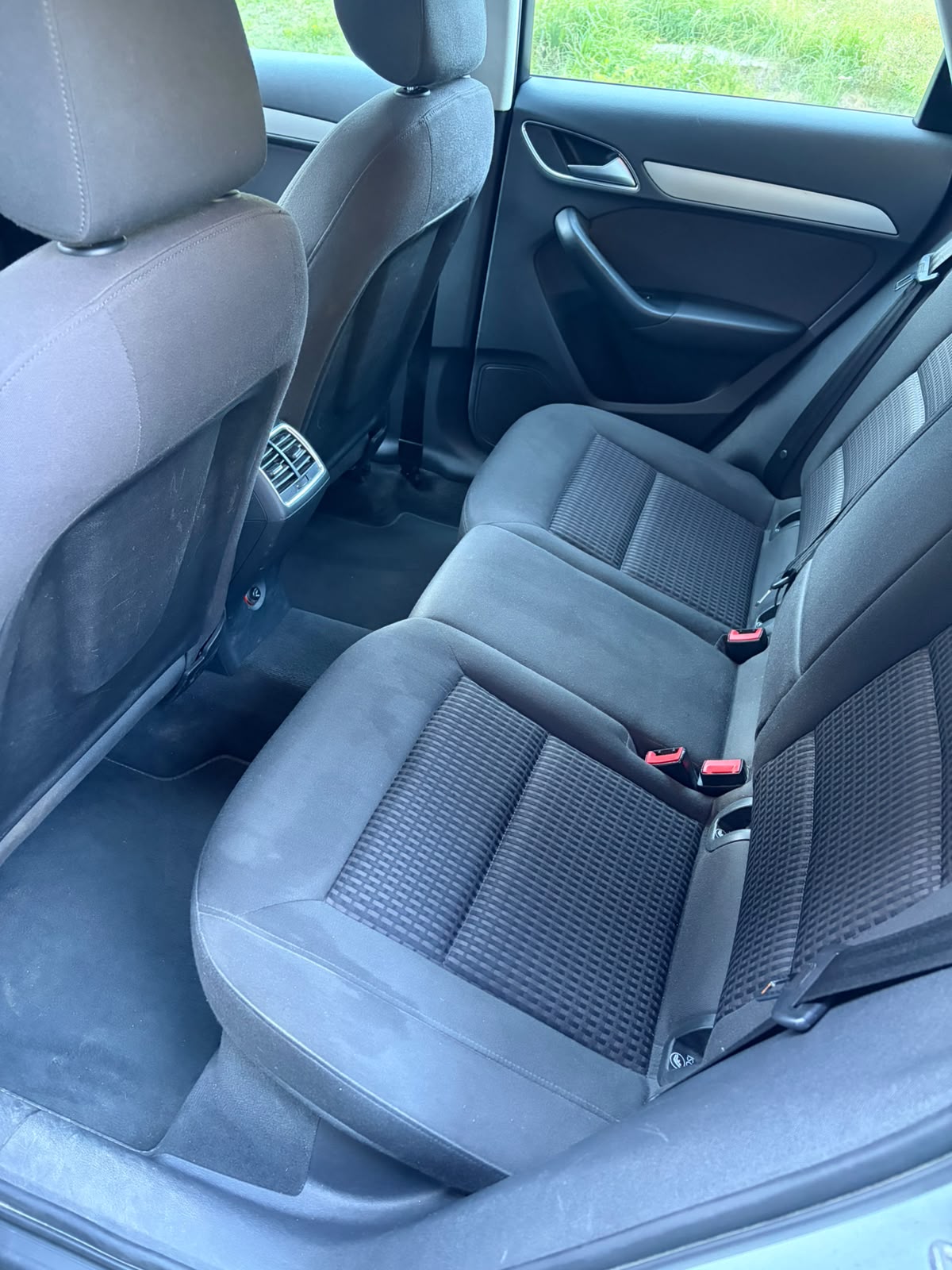 AUDI Q3 2.0 TFSI quattro S-tronic-image-13