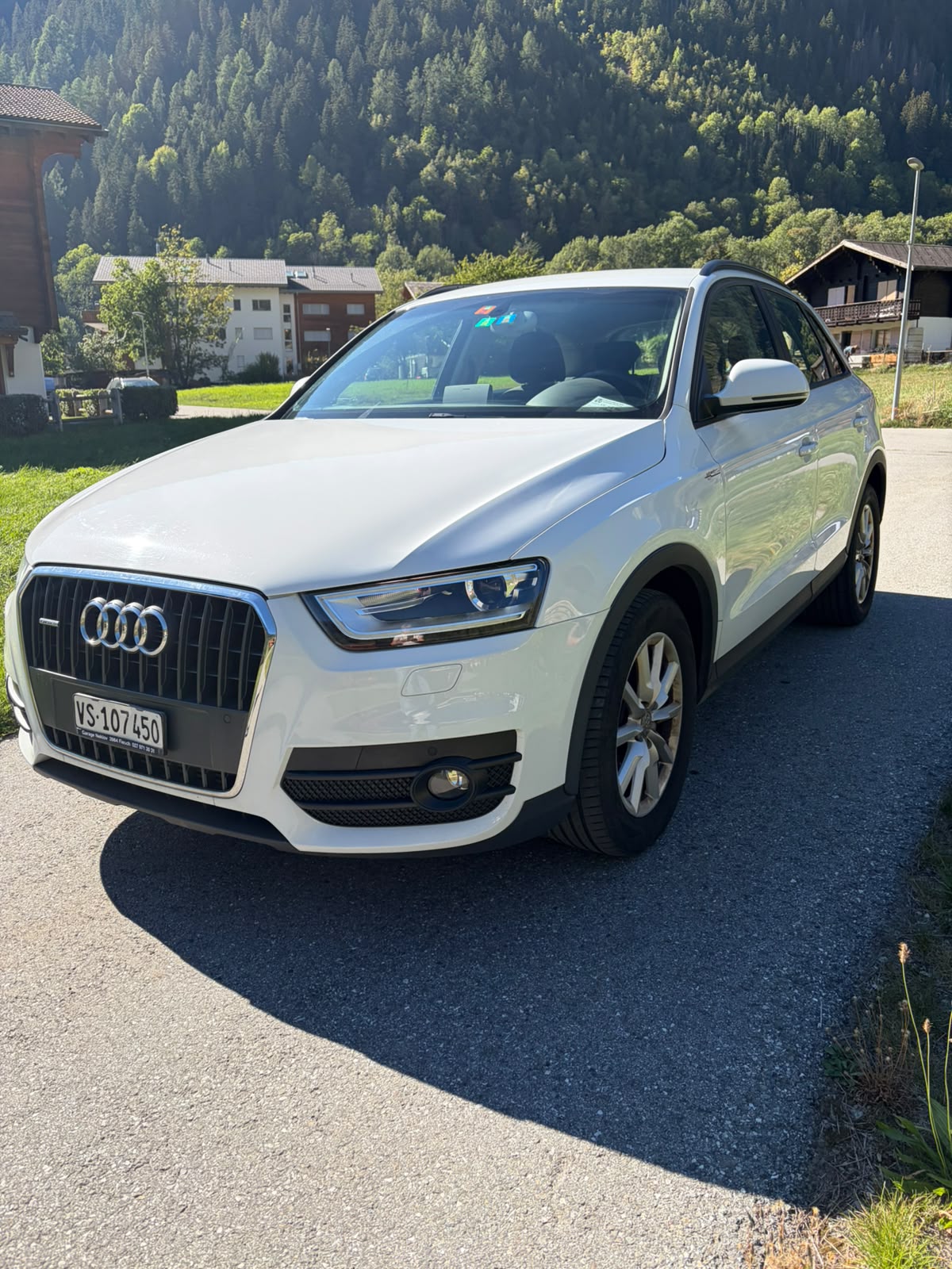 AUDI Q3 2.0 TFSI quattro S-tronic-image-0