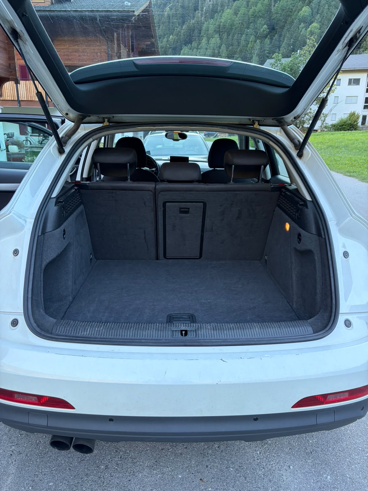 AUDI Q3 2.0 TFSI quattro S-tronic-image-16