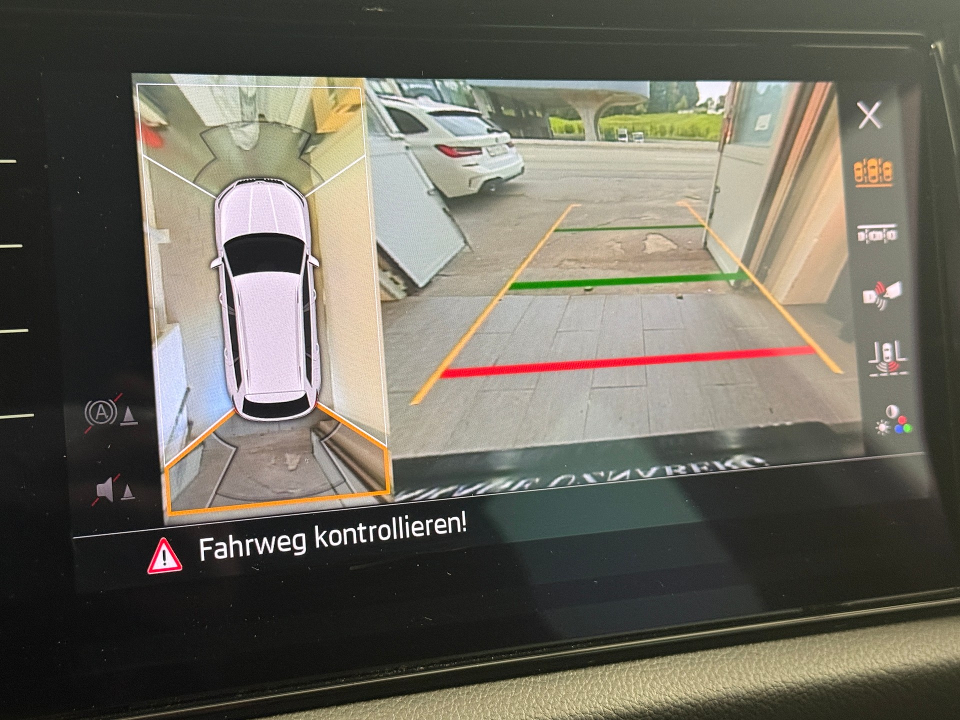 SKODA Kodiaq 2.0 Bi-TDI SCR RS 4x4 DSG Ab 350.- pro Monat AHK 2500kg-image-16