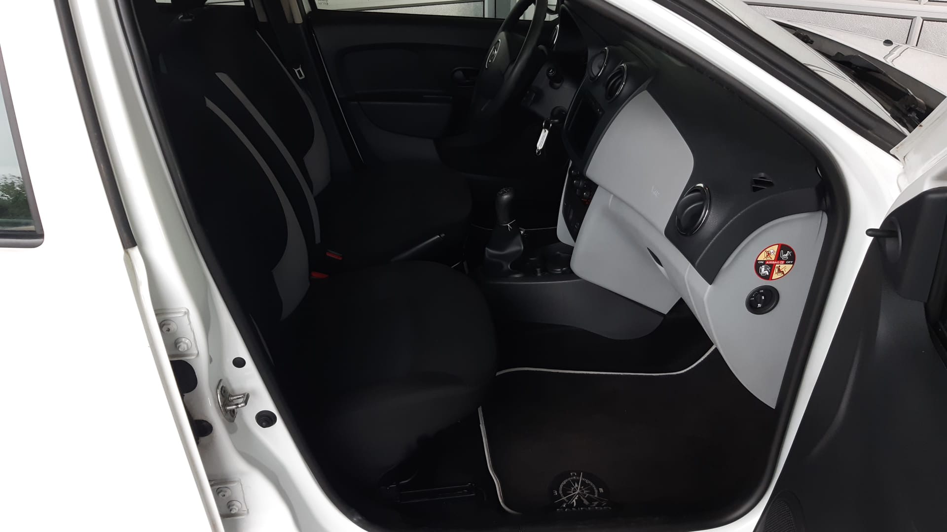 DACIA Sandero 1.2 Ambiance-image-8