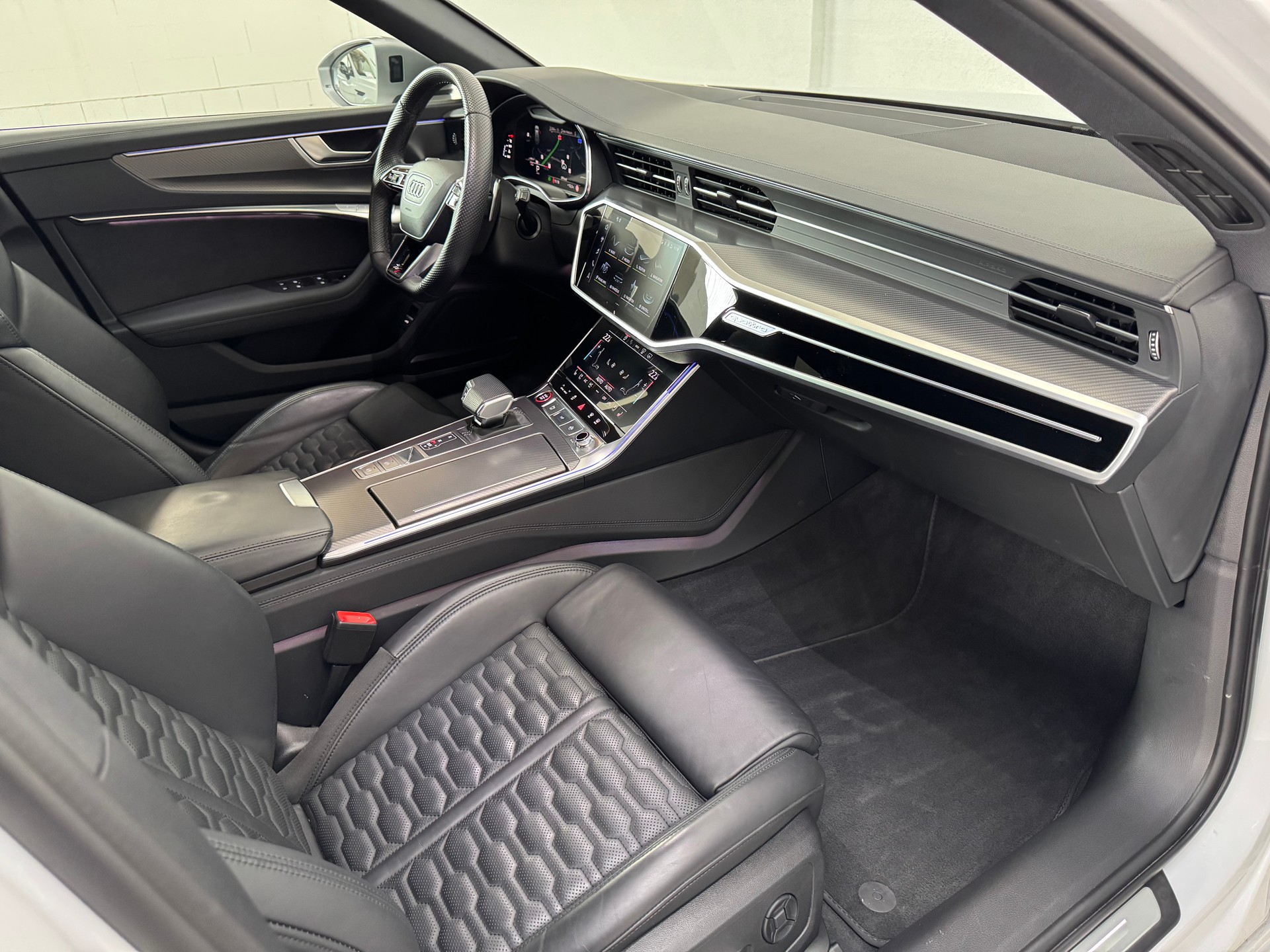 AUDI RS6 Avant 4.0 TFSI V8 Performance quattro-image-11