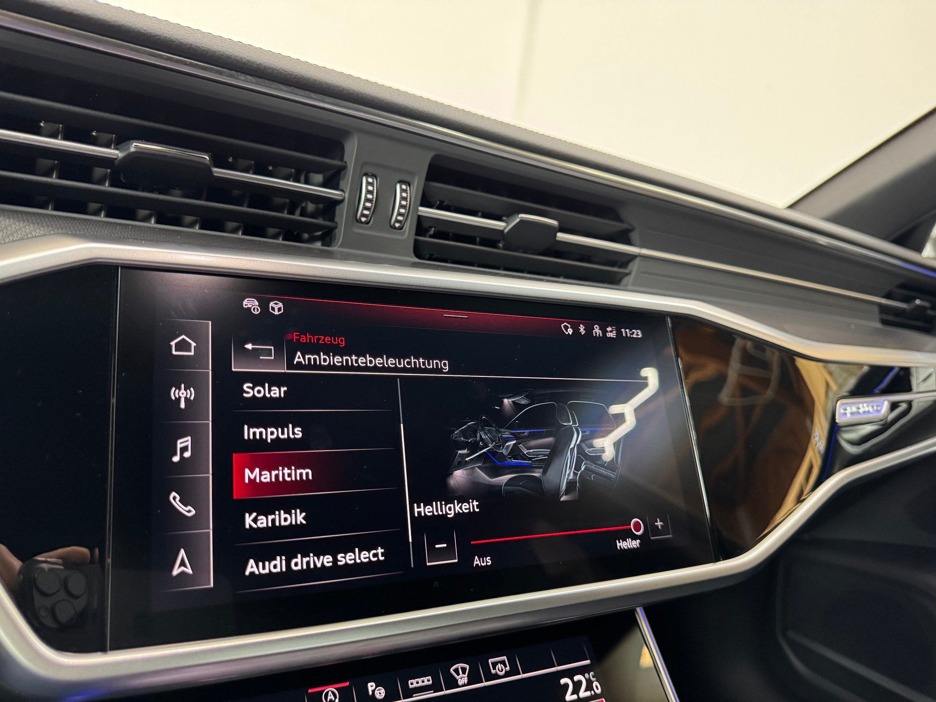 AUDI RS6 Avant 4.0 TFSI V8 Performance quattro-image-24