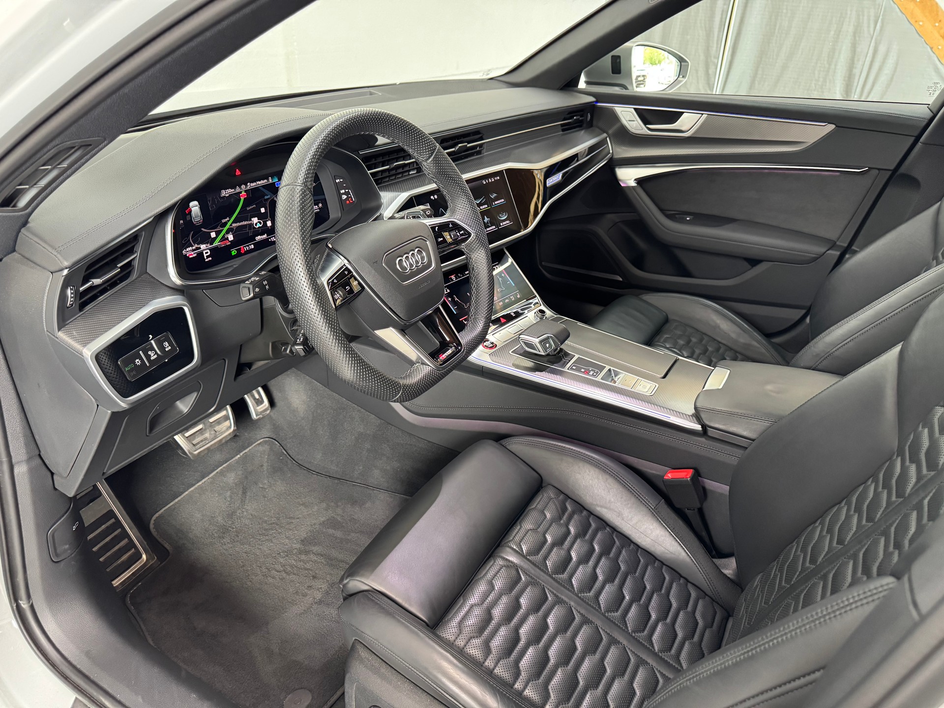 AUDI RS6 Avant 4.0 TFSI V8 Performance quattro-image-10