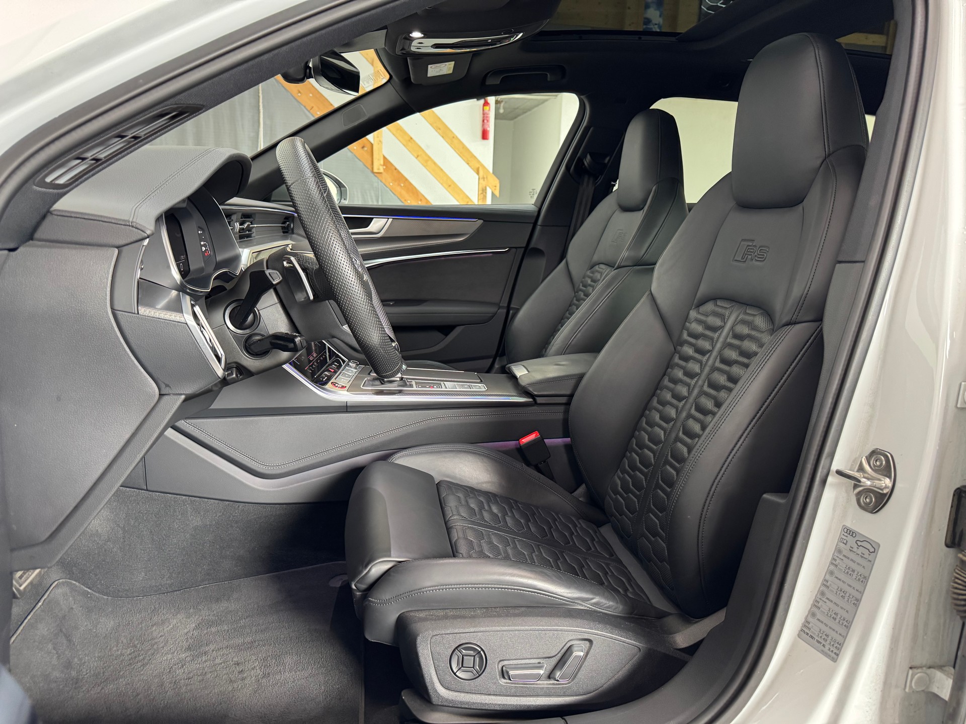 AUDI RS6 Avant 4.0 TFSI V8 Performance quattro-image-9