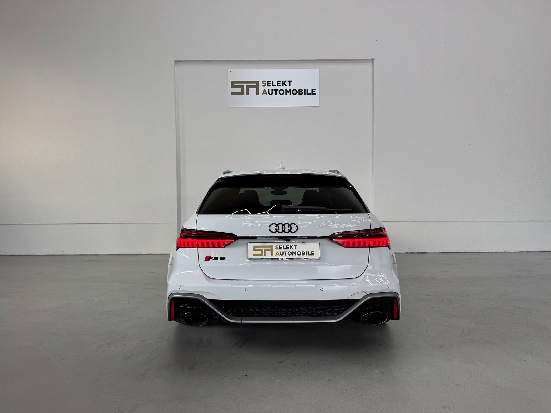 AUDI RS6 Avant 4.0 TFSI V8 Performance quattro-image-4
