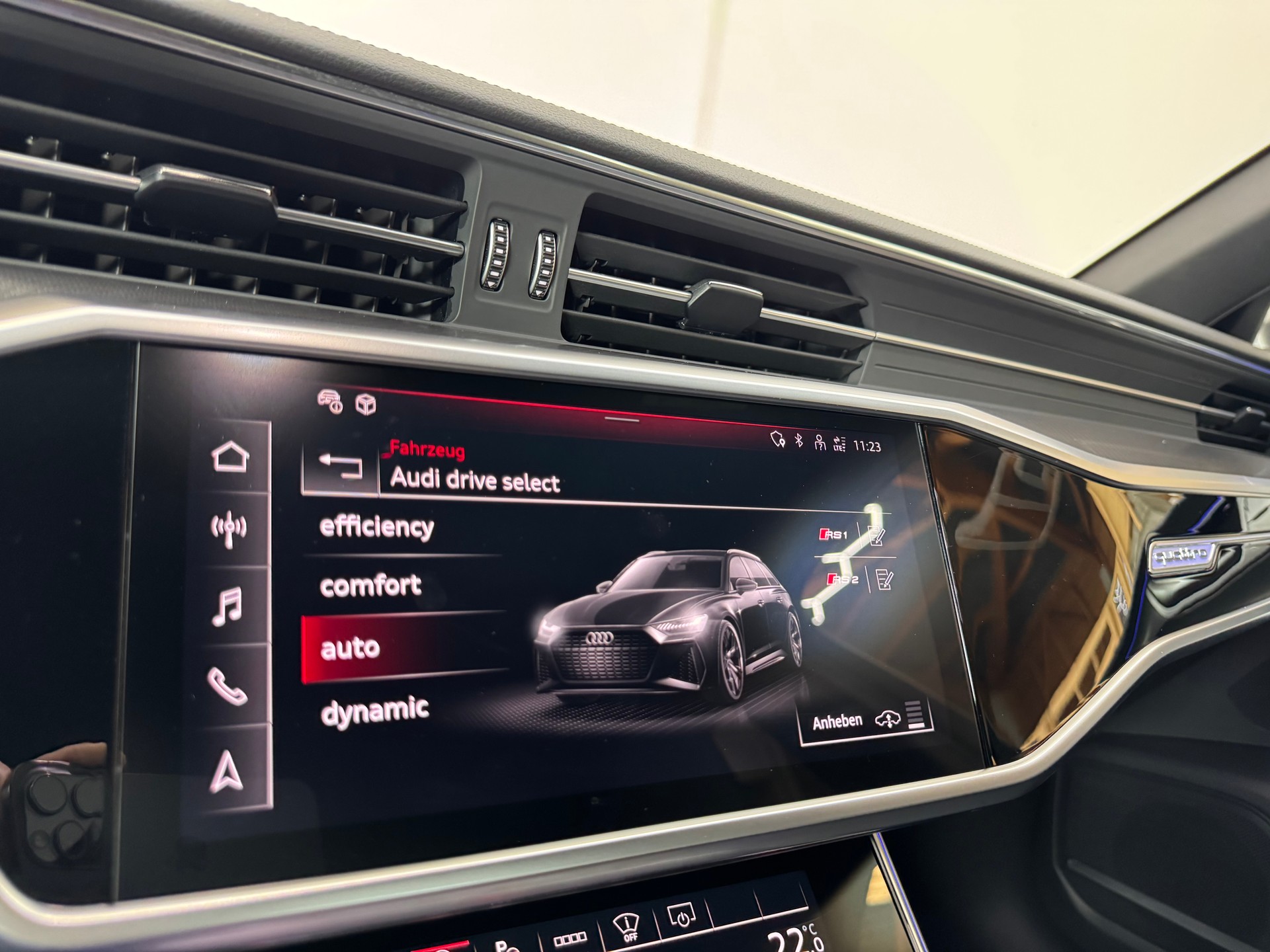 AUDI RS6 Avant 4.0 TFSI V8 Performance quattro-image-23
