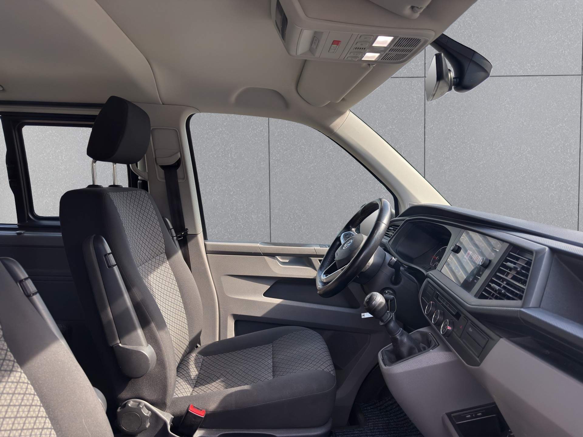 VW T6.1 Caravelle 2.0 TDI 4Motion Langer Radstand-image-6