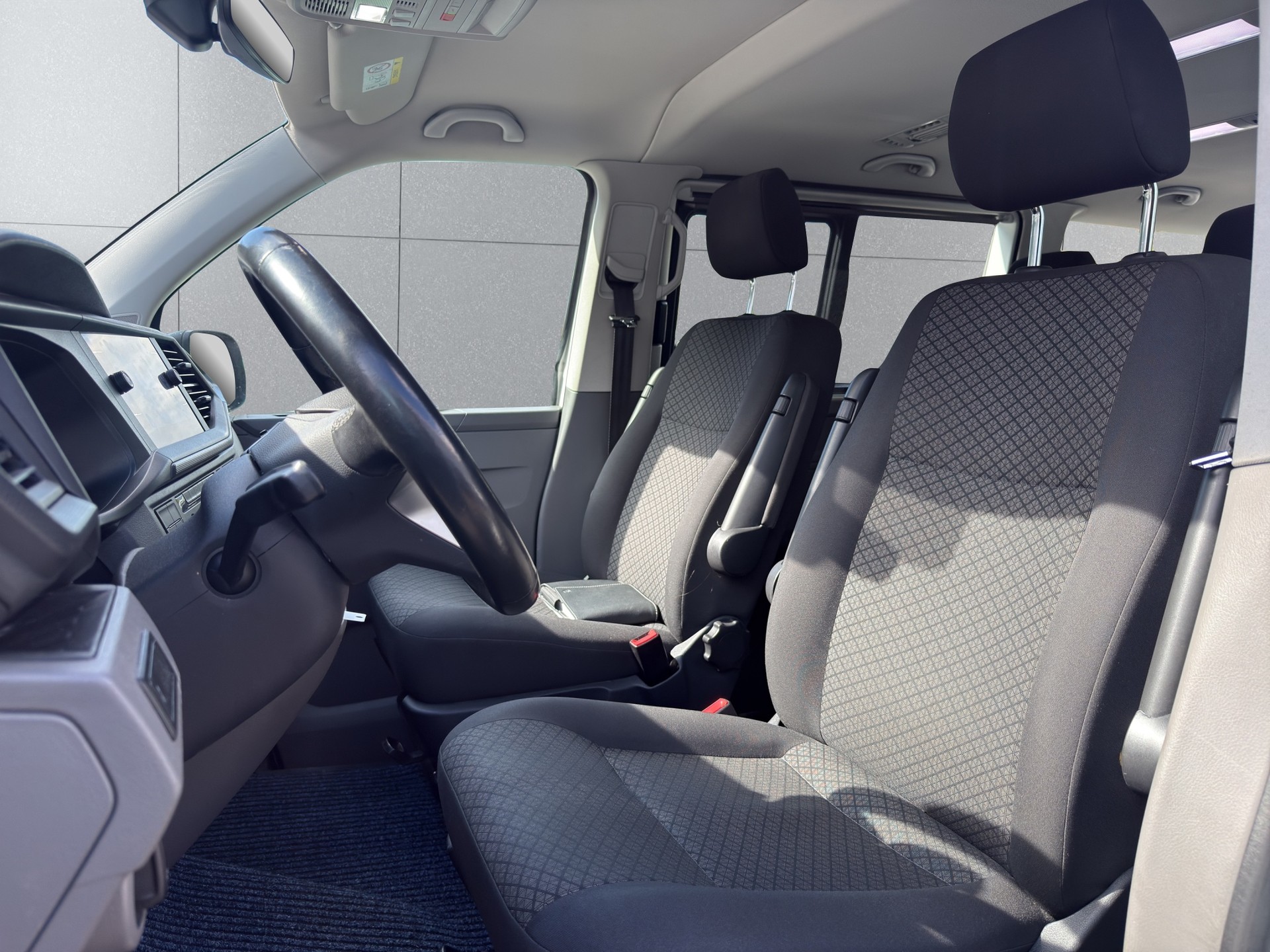 VW T6.1 Caravelle 2.0 TDI 4Motion Langer Radstand-image-7