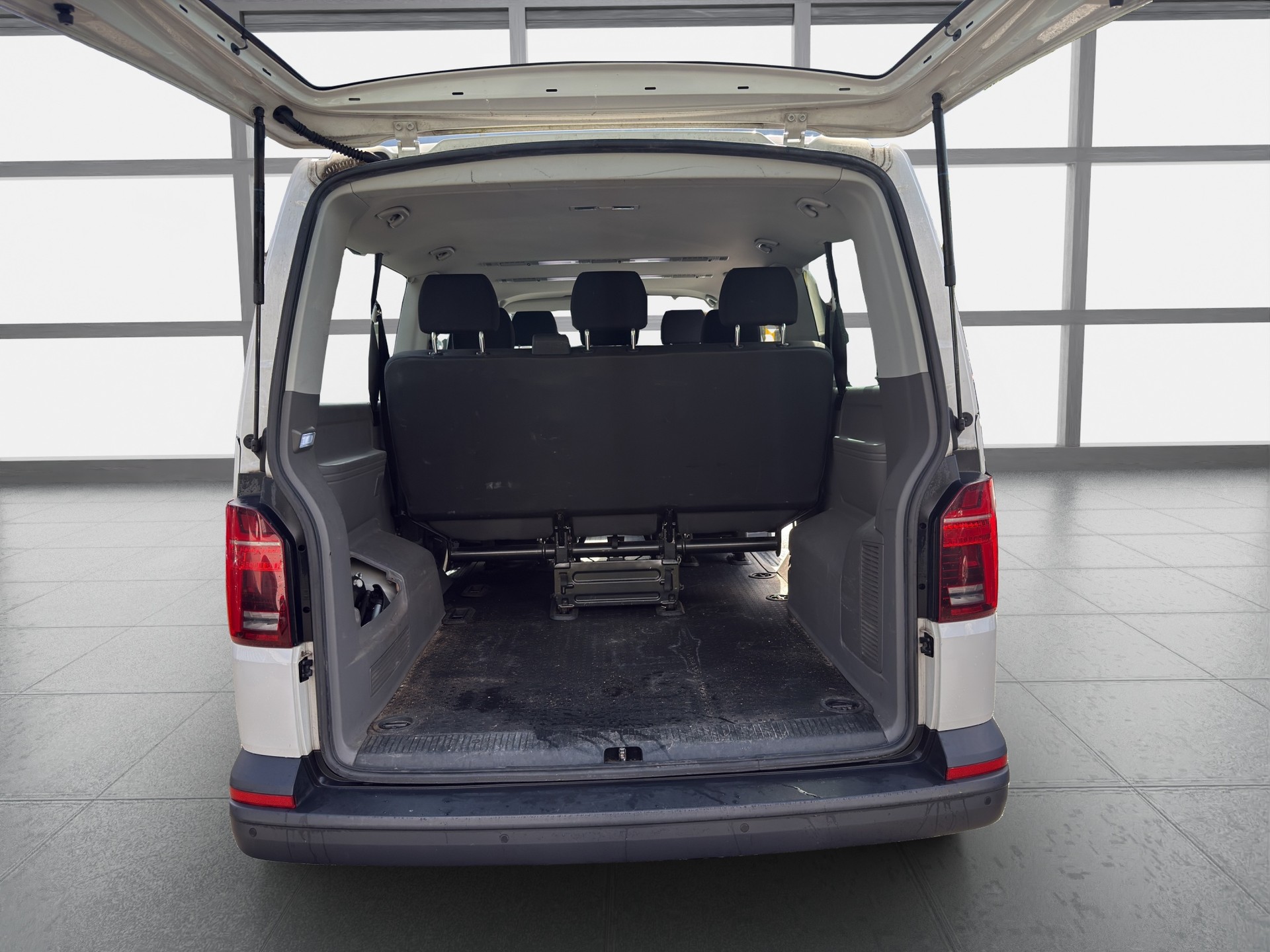 VW T6.1 Caravelle 2.0 TDI 4Motion Langer Radstand-image-13