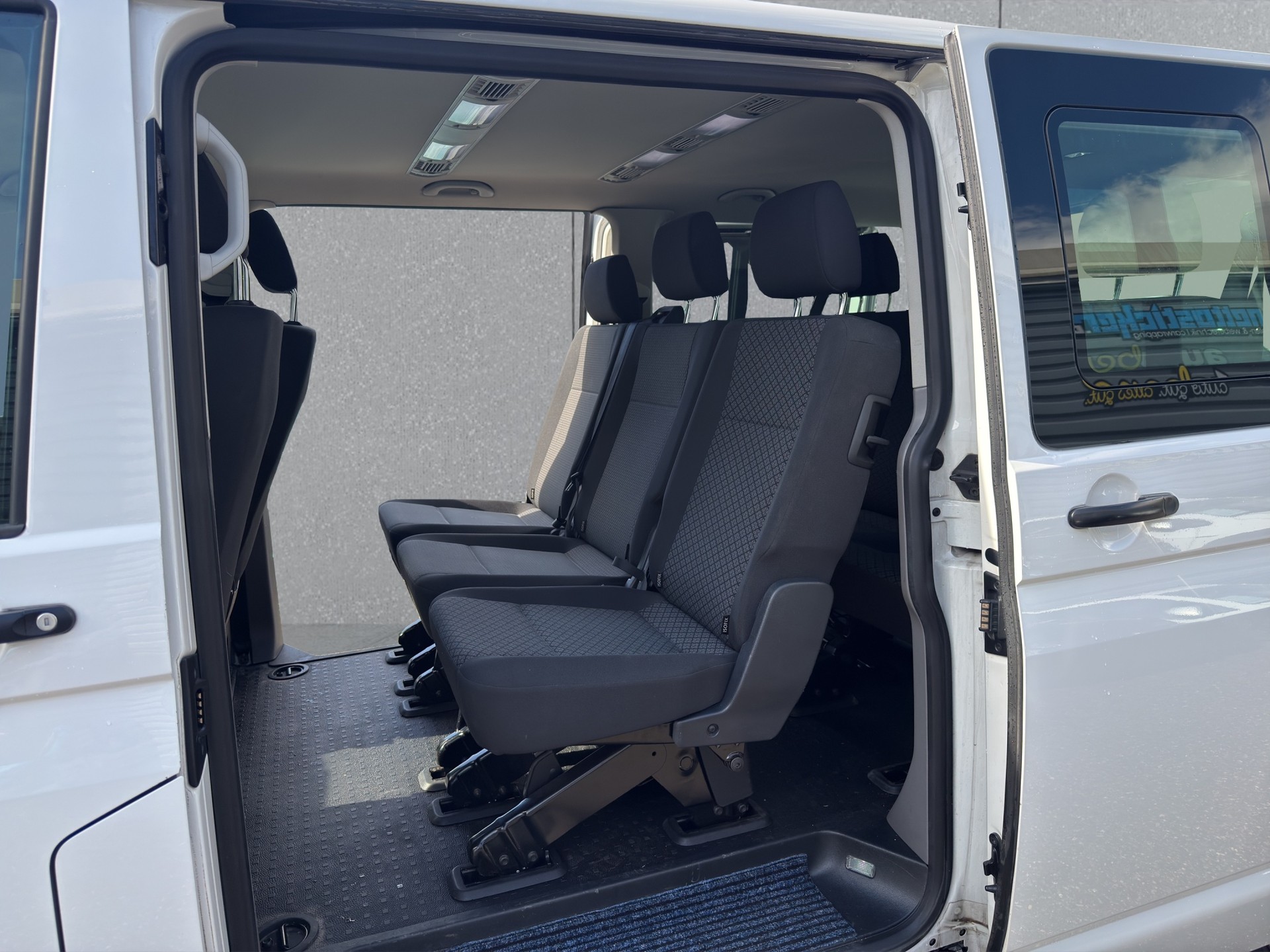 VW T6.1 Caravelle 2.0 TDI 4Motion Langer Radstand-image-8