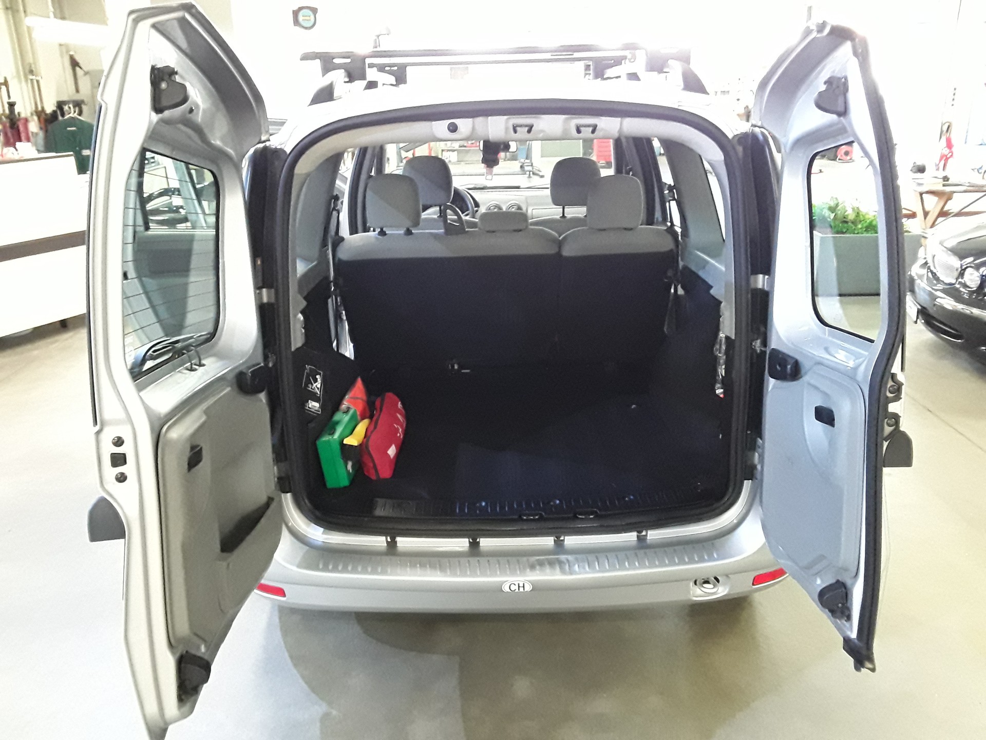 DACIA Logan 1.6 Ambiance-image-7