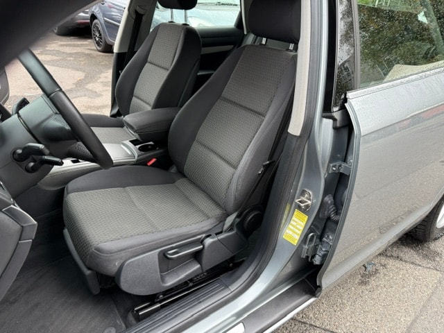 AUDI A6 Avant 2.4 V6-image-8