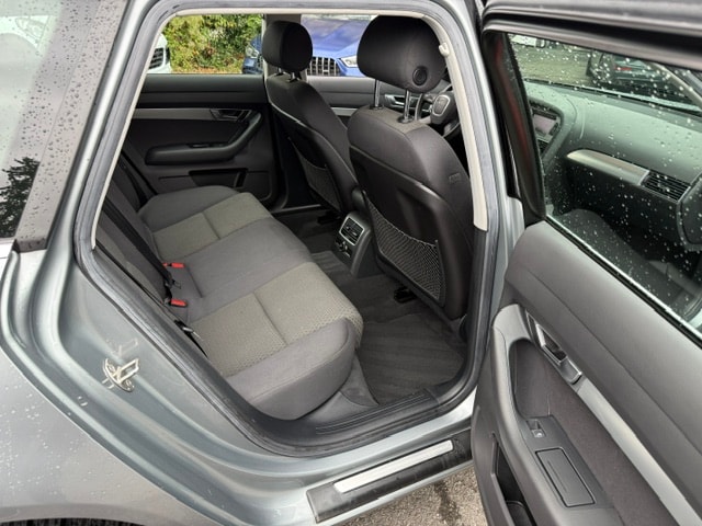 AUDI A6 Avant 2.4 V6-image-6