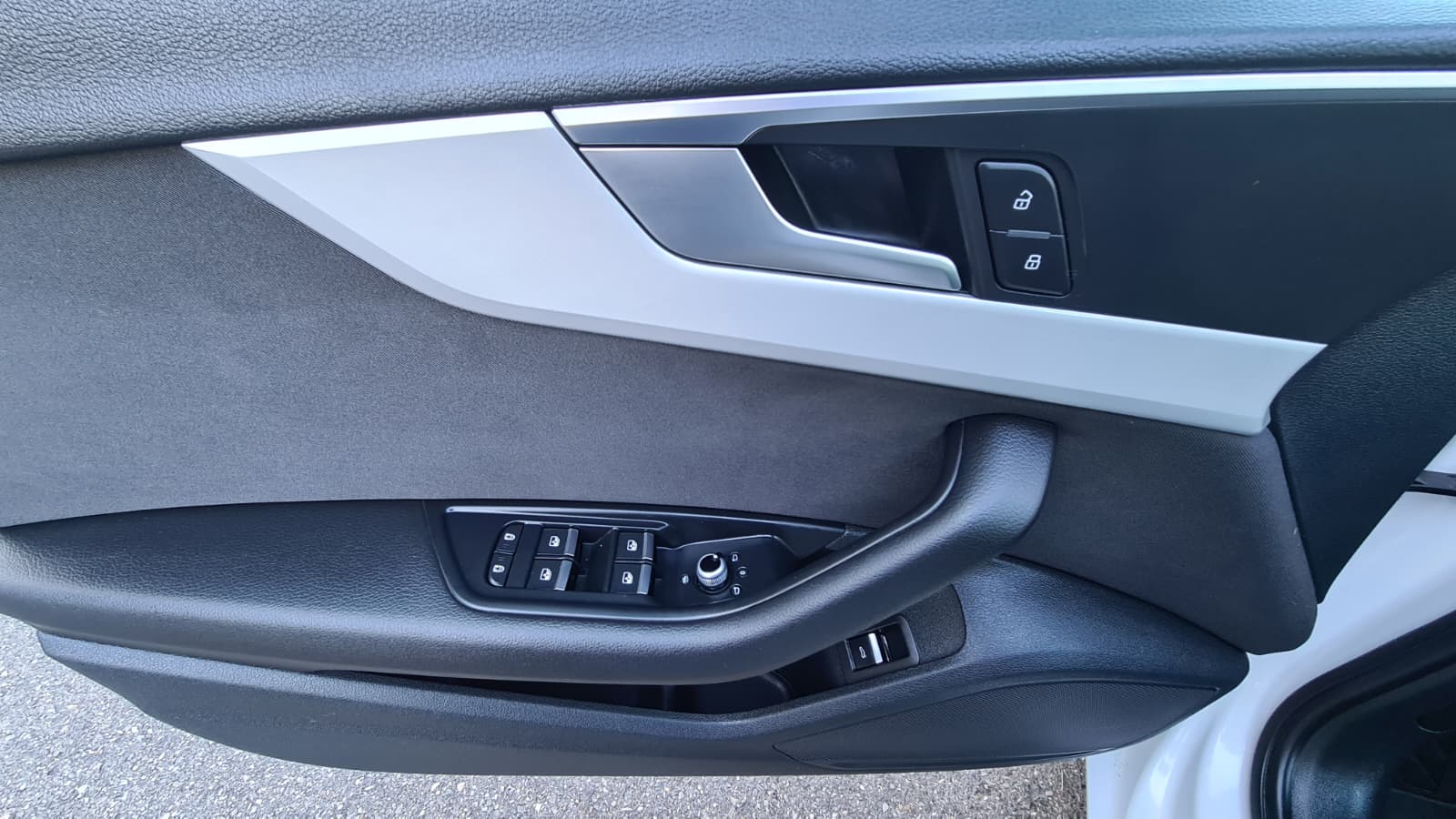 AUDI A4 Avant 40 TDI Attraction quattro S-tronic ** Gr-Navi ** Sitzehizung ** Tempomat ** PDC V+H ** Modell 2023 ** Ab MFK **-image-11