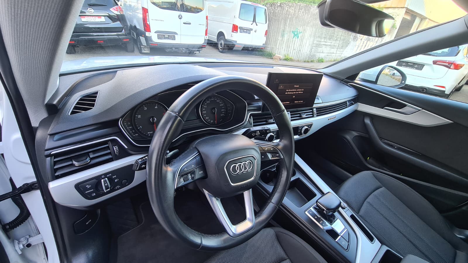 AUDI A4 Avant 40 TDI Attraction quattro S-tronic ** Gr-Navi ** Sitzehizung ** Tempomat ** PDC V+H ** Modell 2023 ** Ab MFK **-image-18