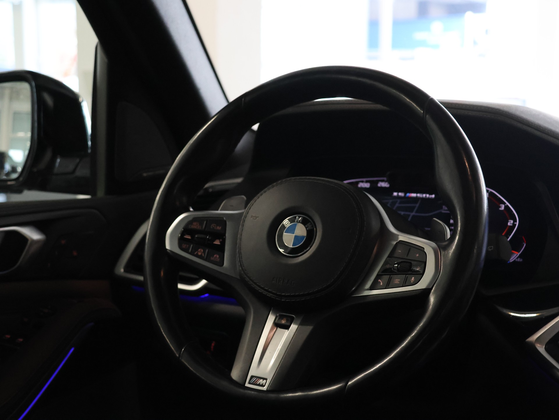 BMW X5 xDrive M50d Steptronic-image-25