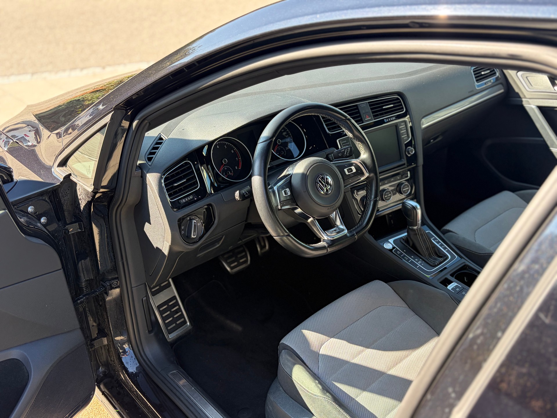 VW Golf 1.4 TSI Allstar R-Line DSG-image-9
