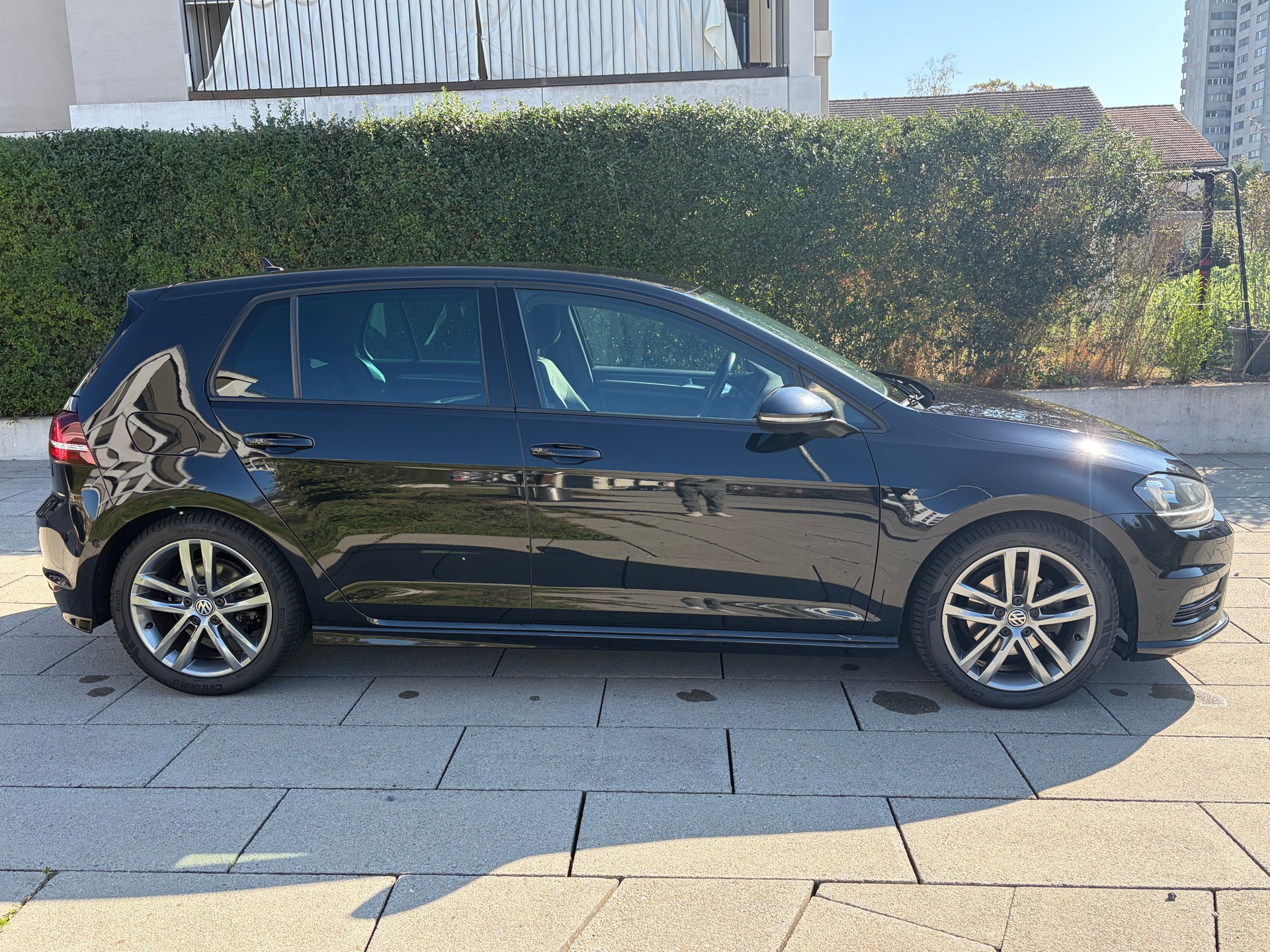 VW Golf 1.4 TSI Allstar R-Line DSG-image-2