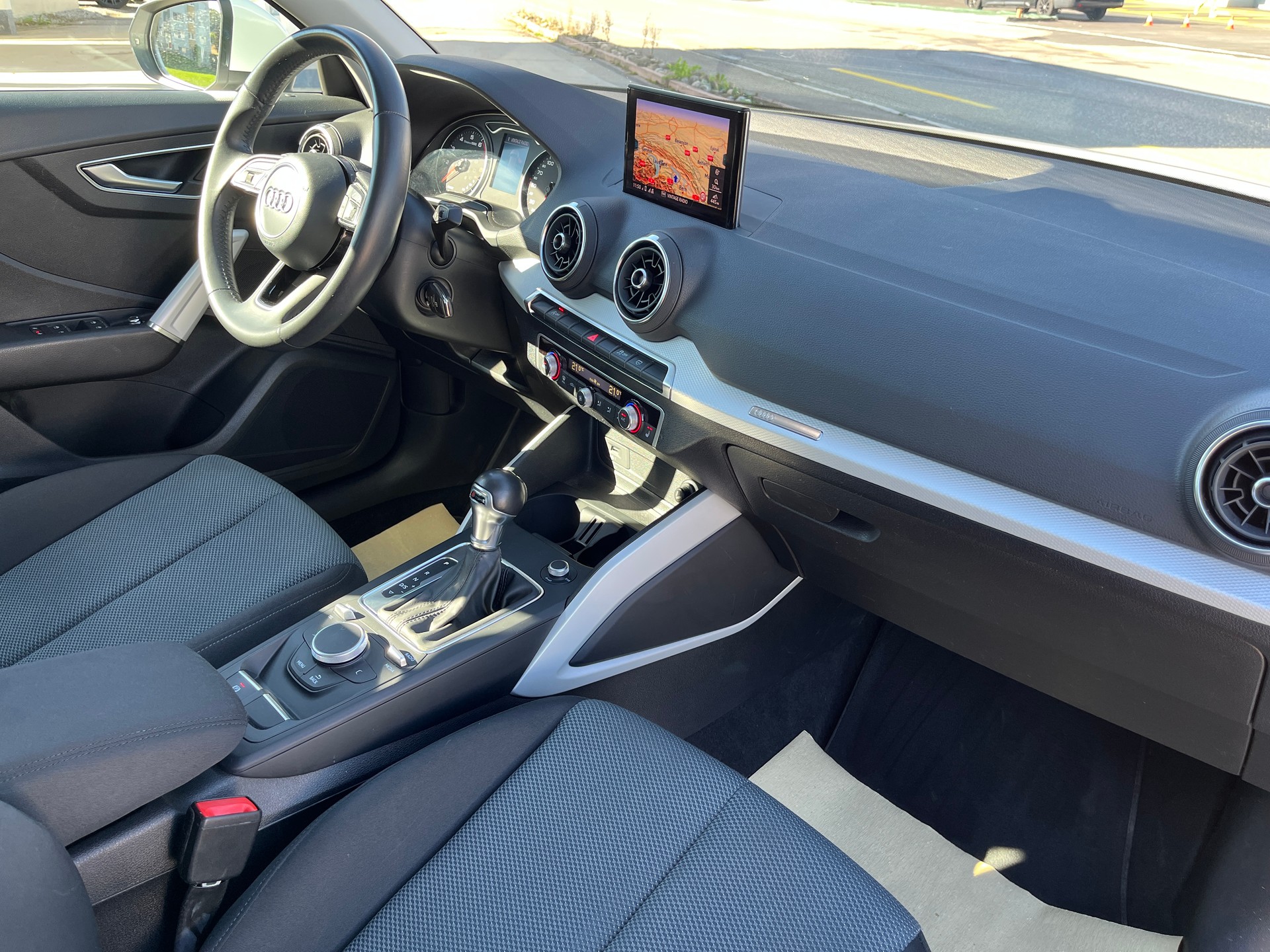 AUDI Q2 1.4 TFSI sport S-tronic (Automatique) 150CV Blanc nacrée! Expertisé du jour, TOP!-image-12