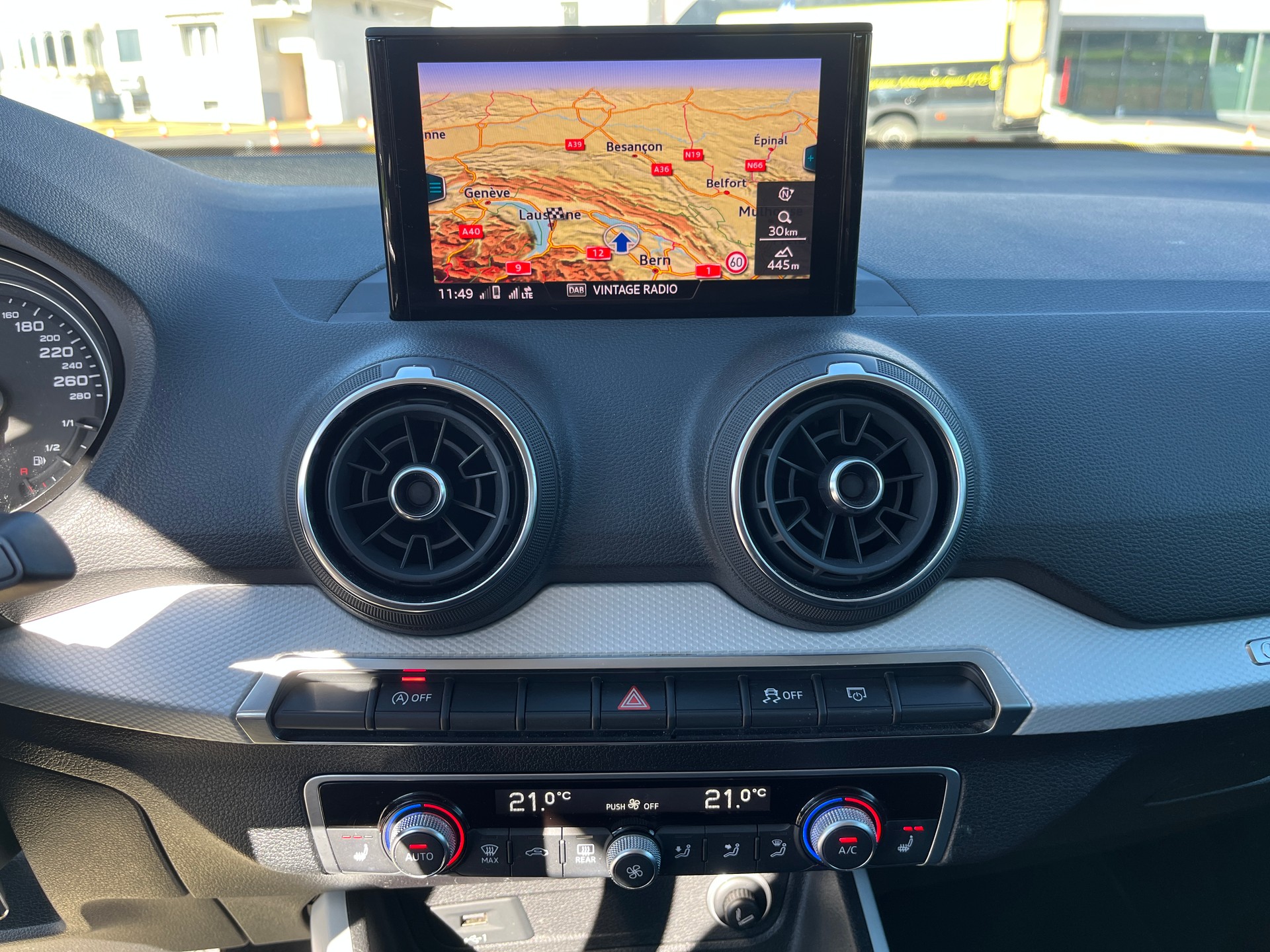 AUDI Q2 1.4 TFSI sport S-tronic (Automatique) 150CV Blanc nacrée! Expertisé du jour, TOP!-image-9