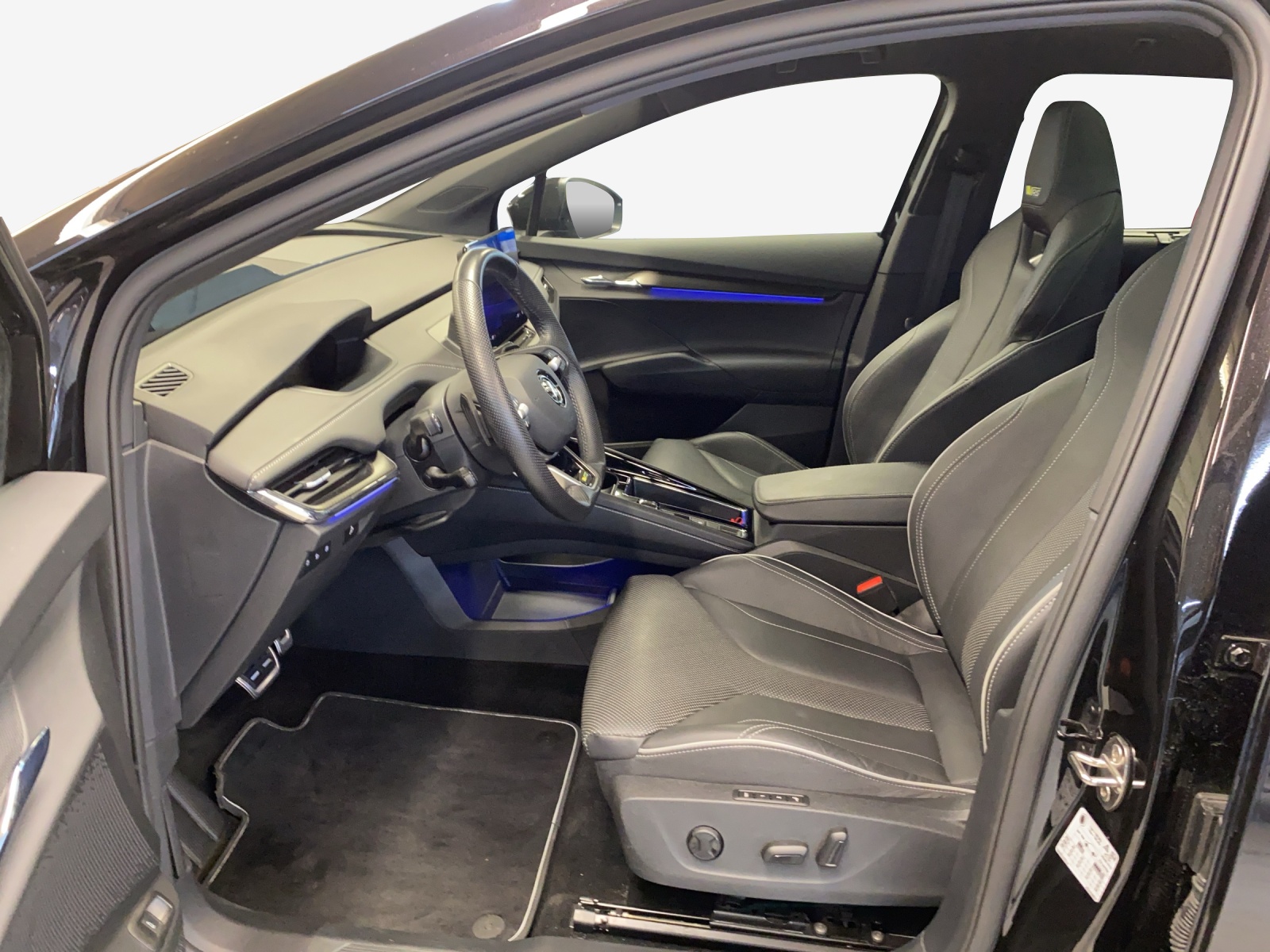 SKODA Enyaq RS 4x4-image-7