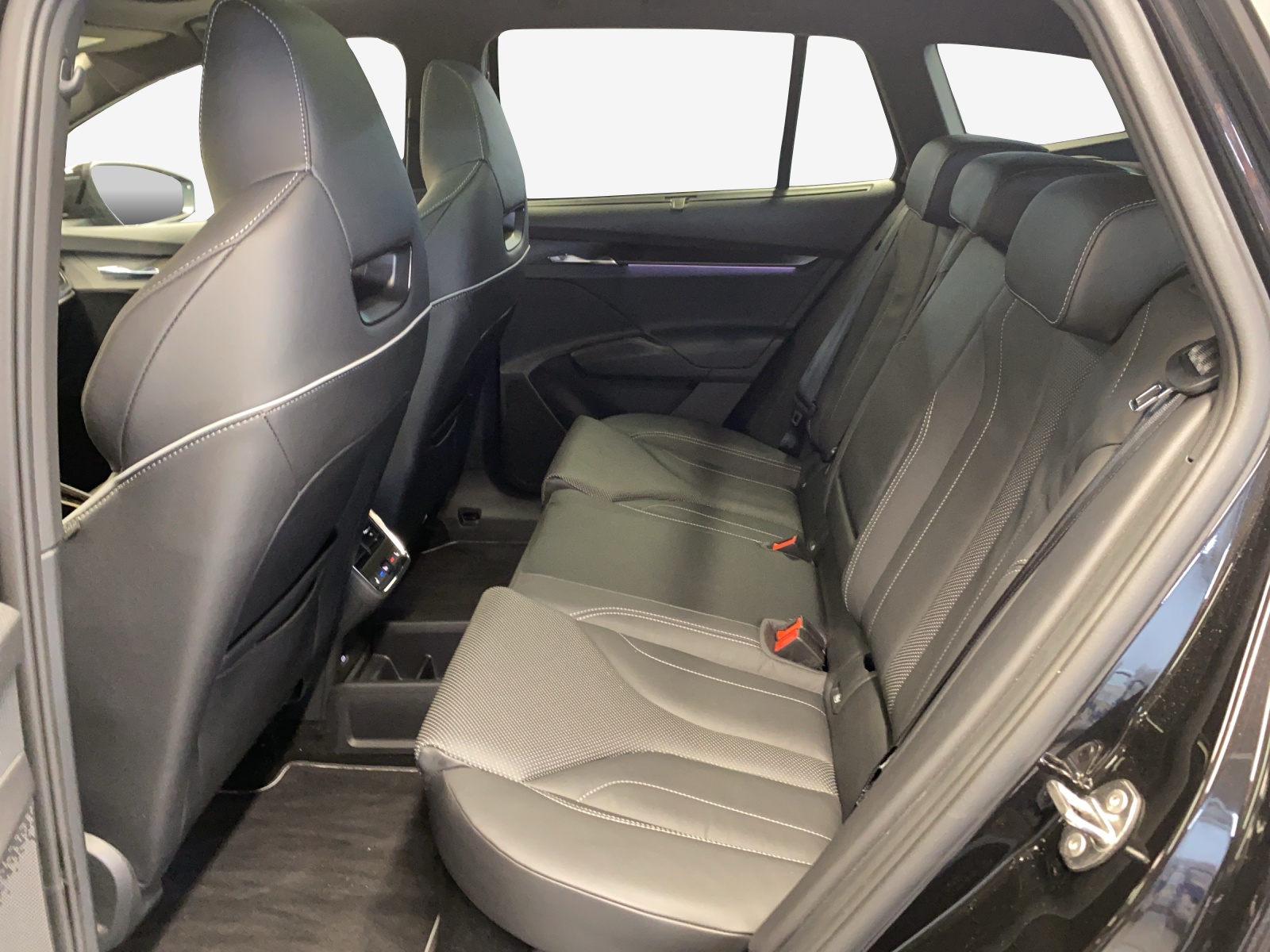 SKODA Enyaq RS 4x4-image-11