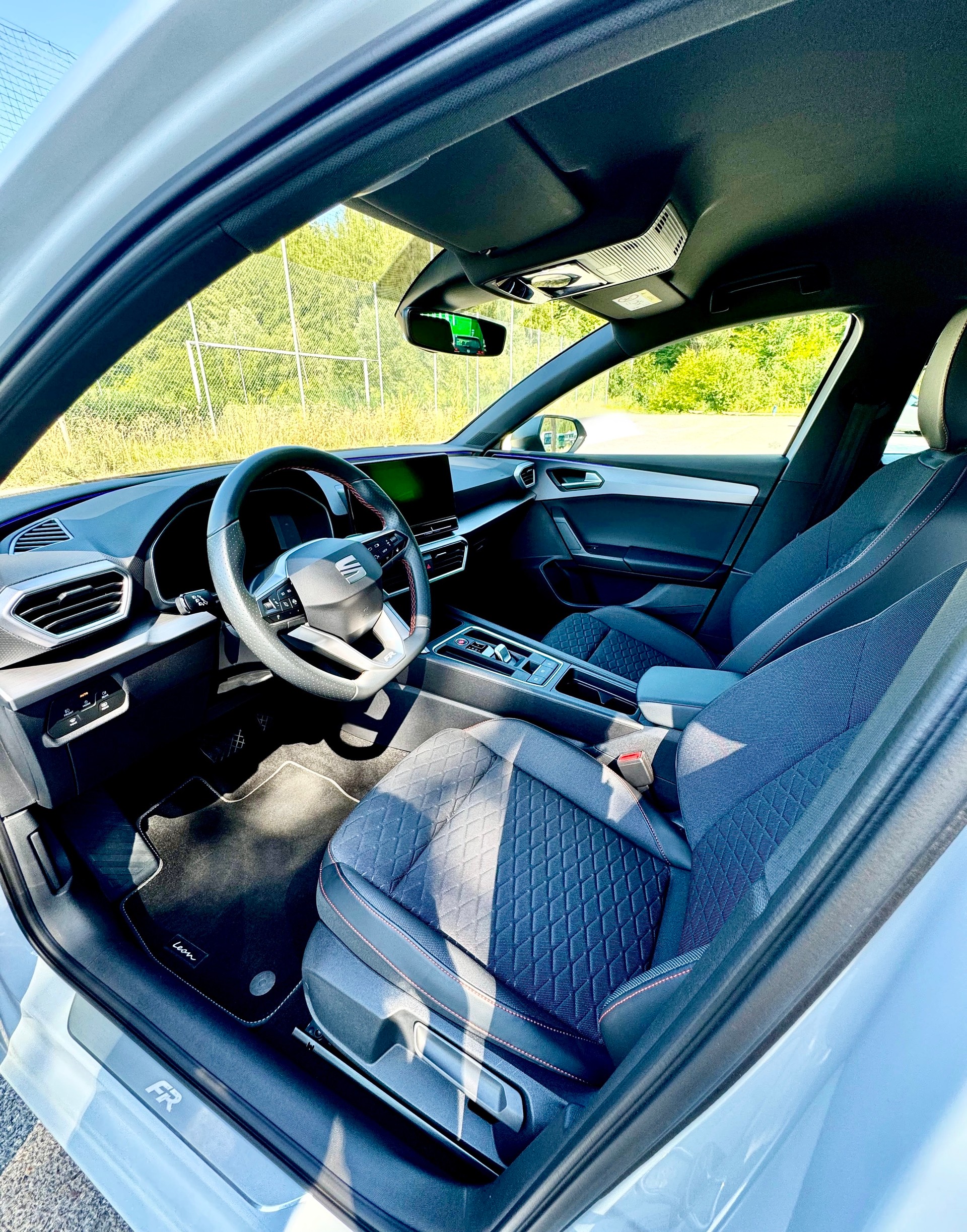 SEAT 1.5 eTSI 150 Hola FR DSG-image-3
