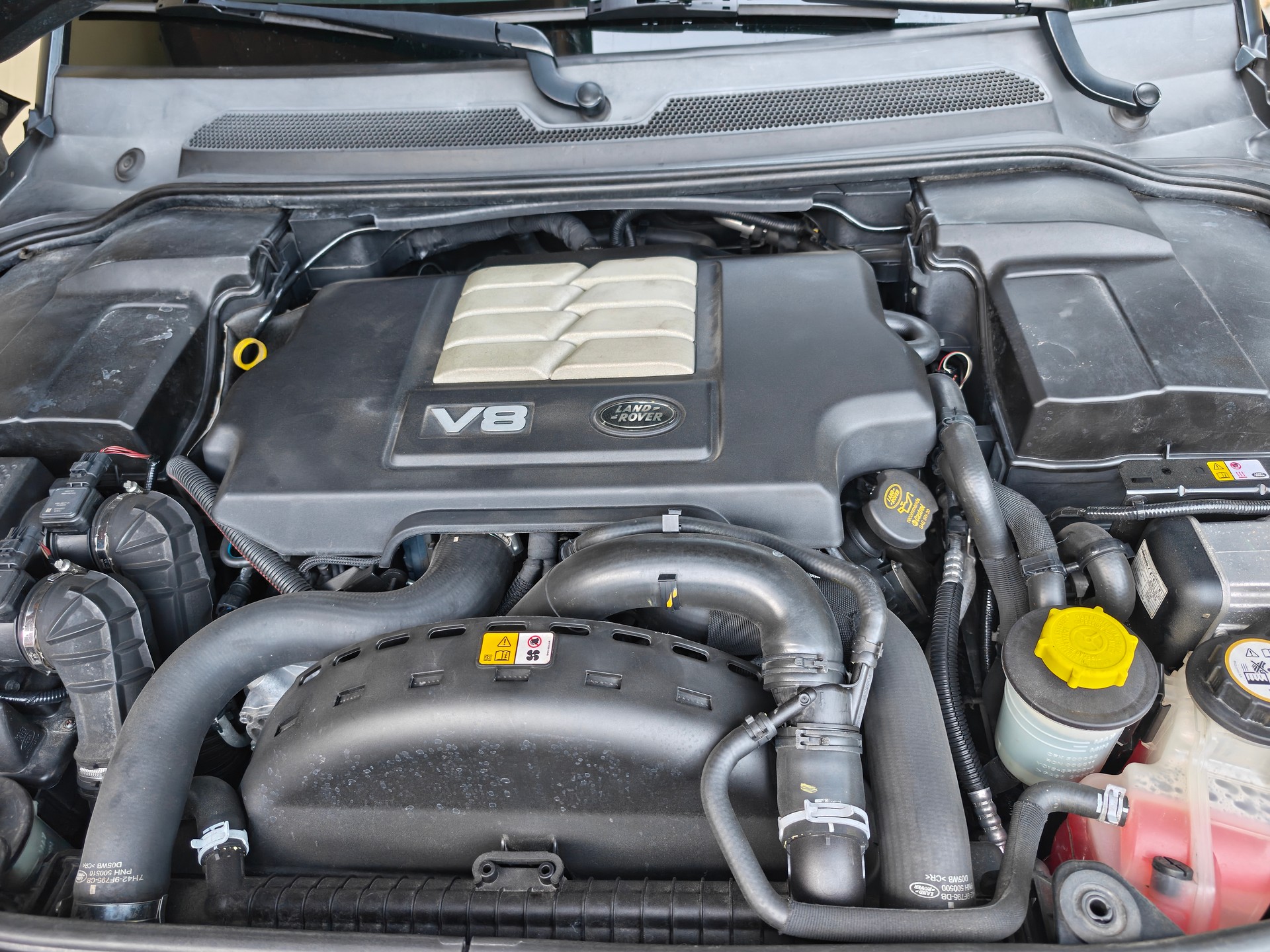 LAND ROVER 3.6 TDV8 HSE-image-6