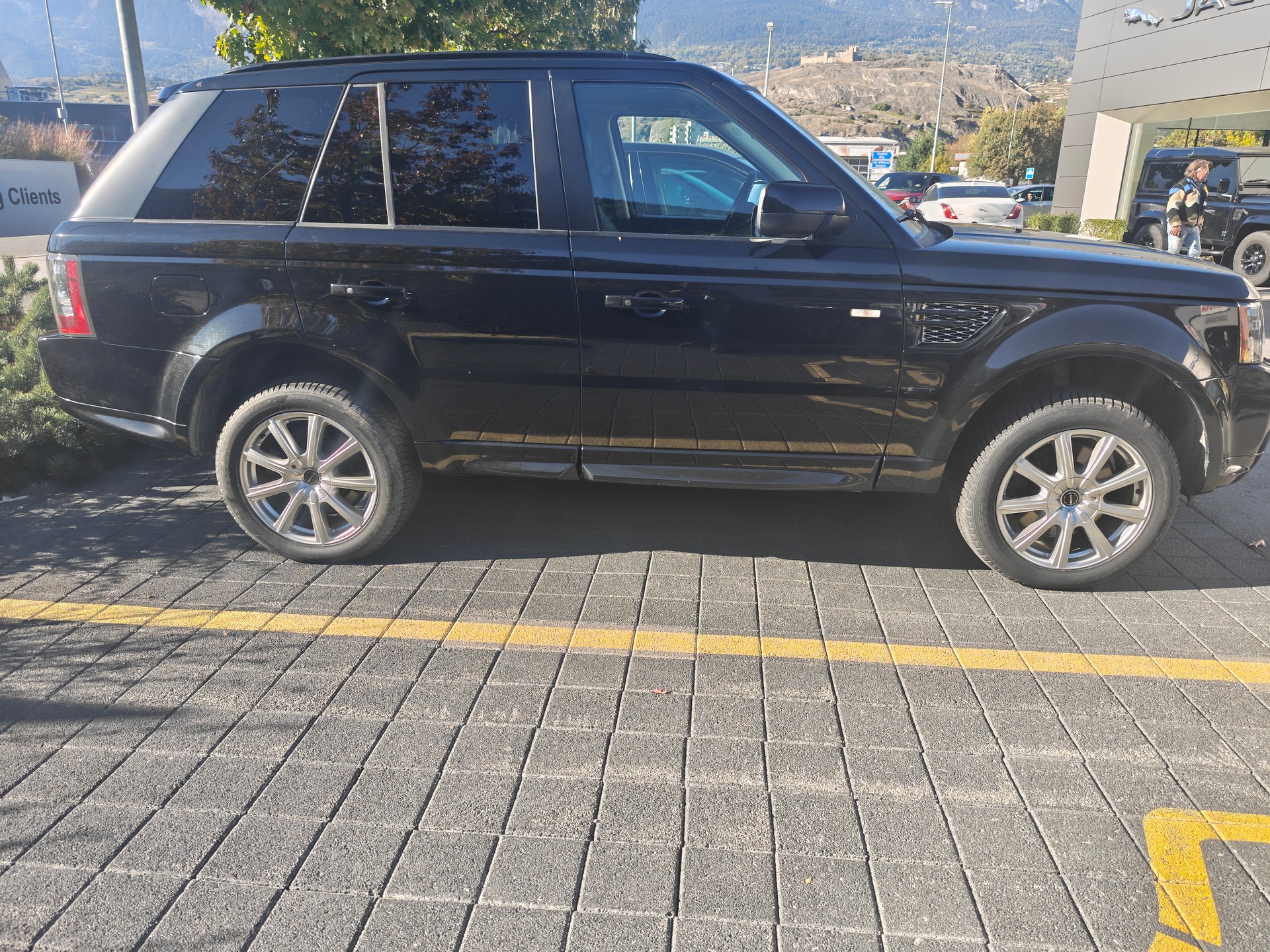 LAND ROVER 3.6 TDV8 HSE-image-0