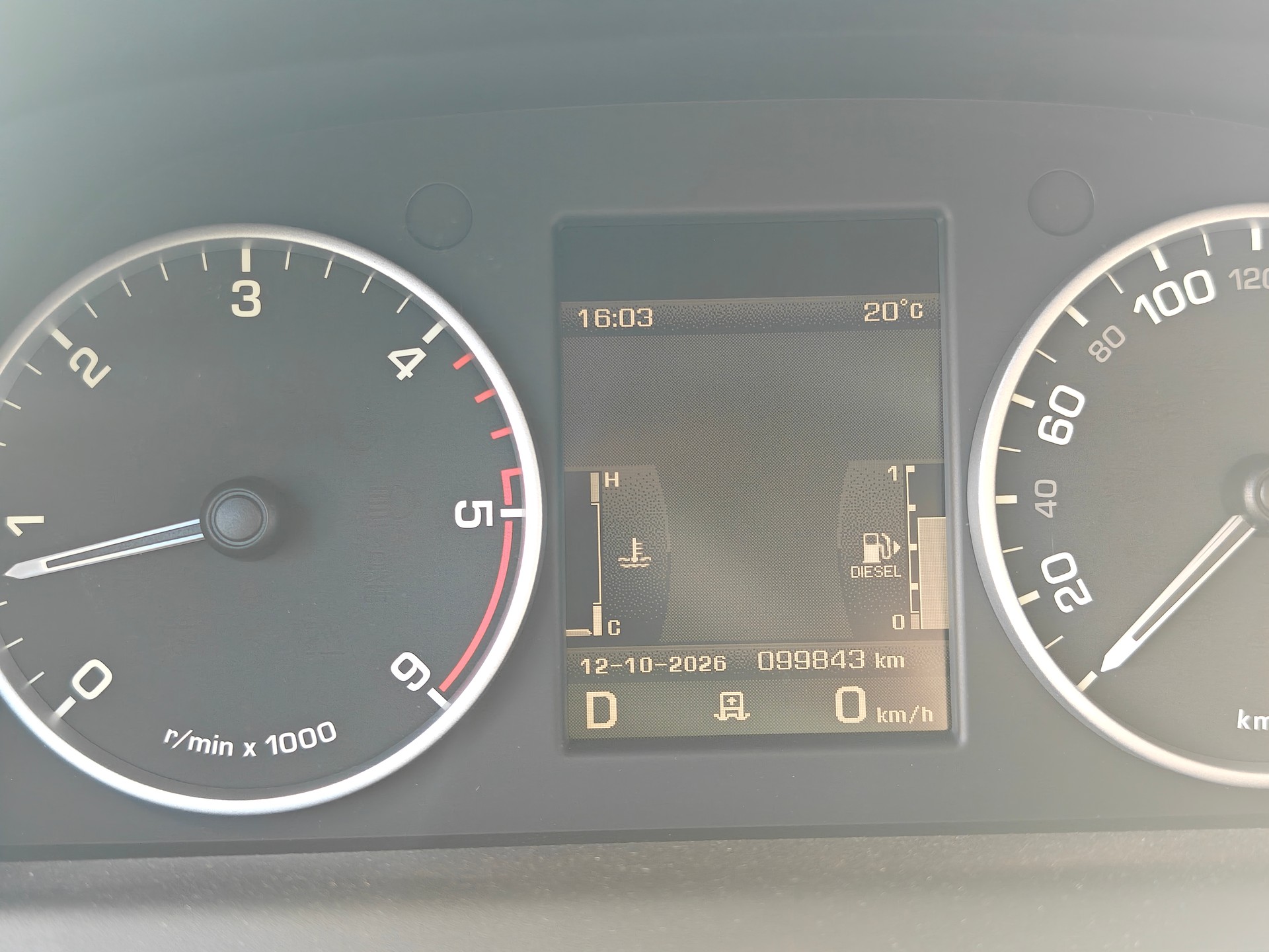 LAND ROVER 3.6 TDV8 HSE-image-2