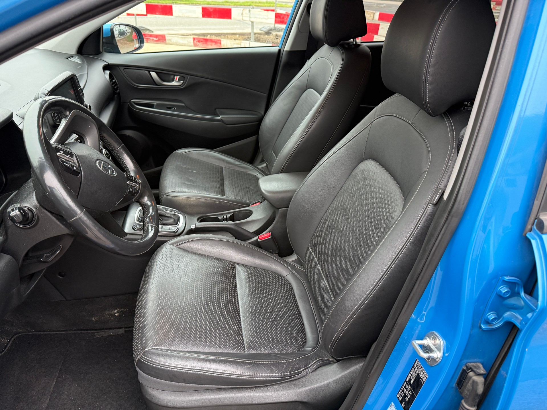 HYUNDAI Kona 1.6 T-GDi Launch Plus 4WD DCT-image-6