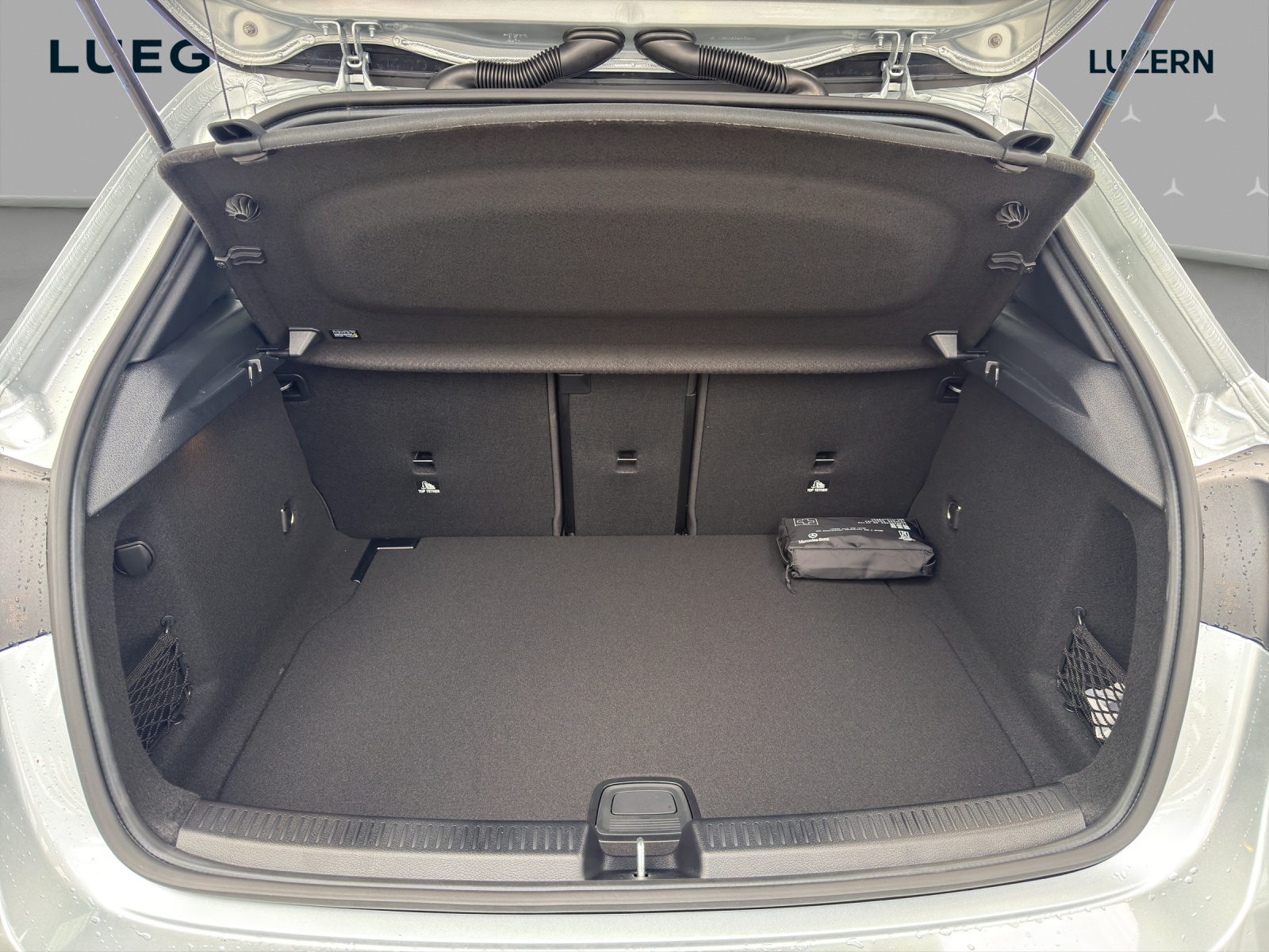 MERCEDES-BENZ A 200 Night Star 7G-DCT-image-14