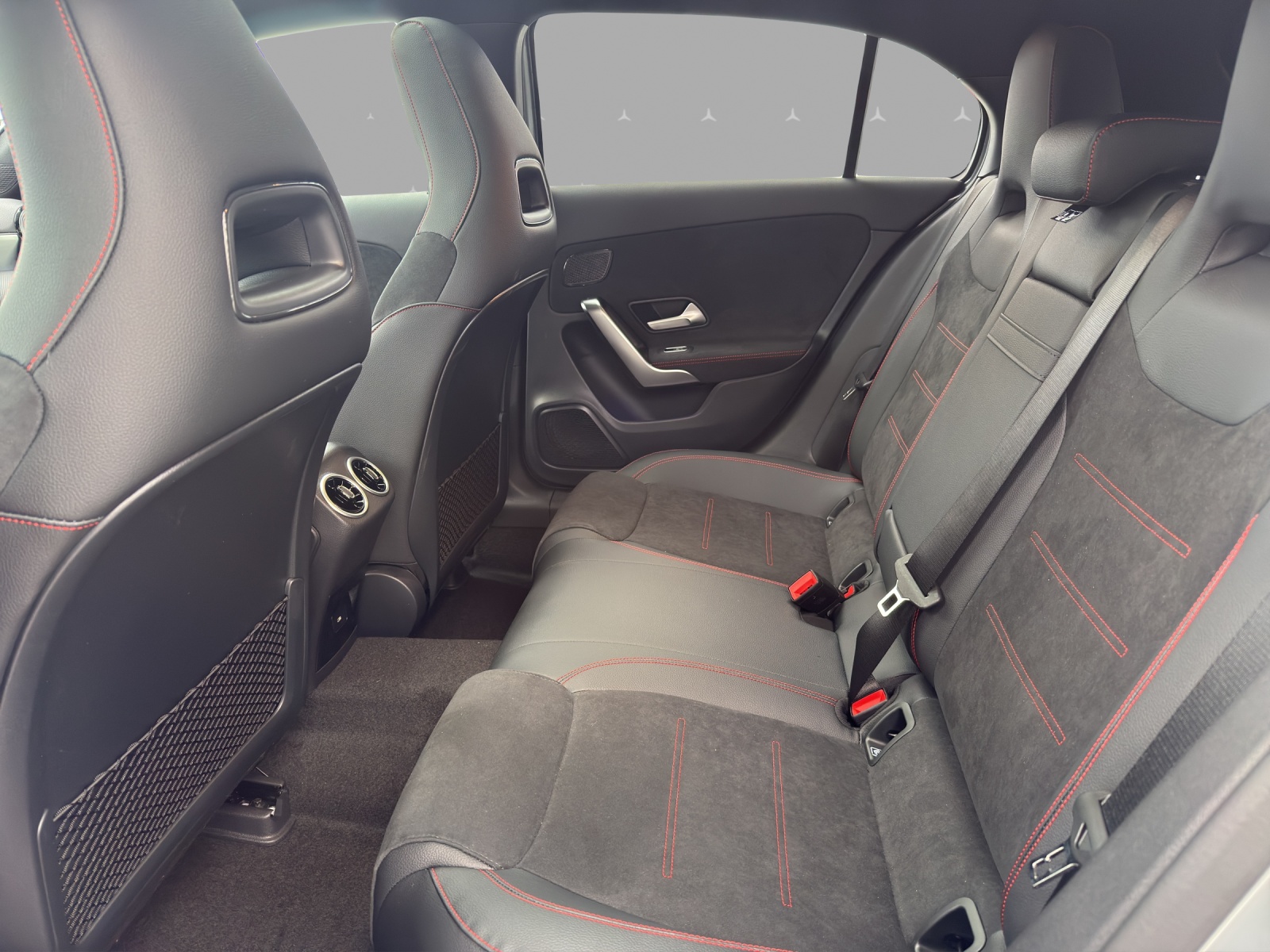 MERCEDES-BENZ A 200 Night Star 7G-DCT-image-13