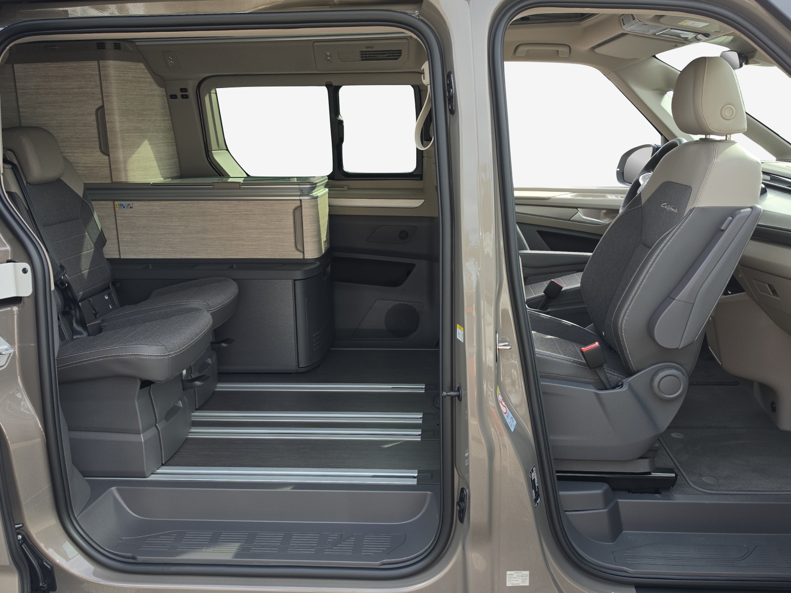 VW California 2.0 TDI Beach Ocean-image-11
