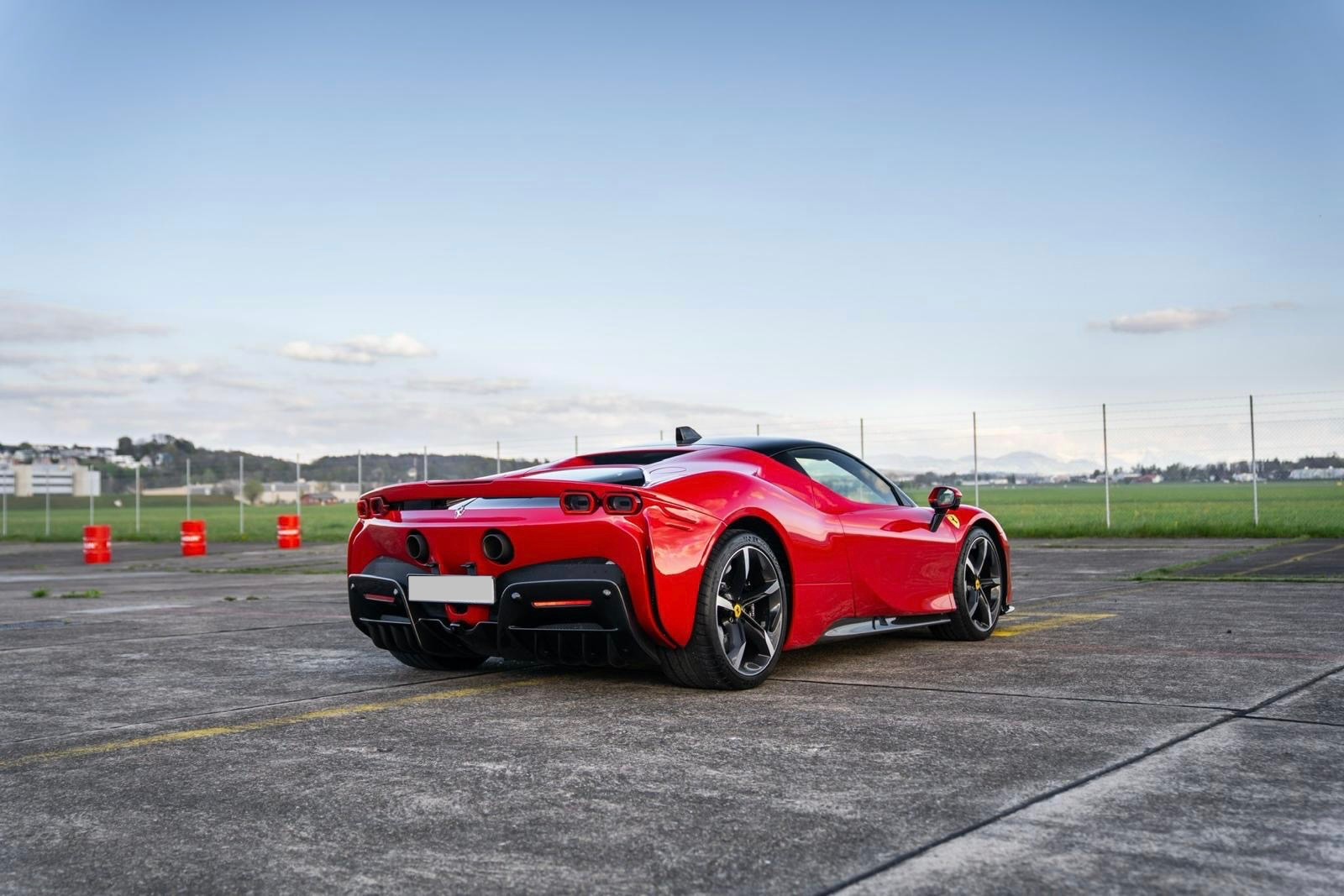 FERRARI SF90 Stradale-image-1