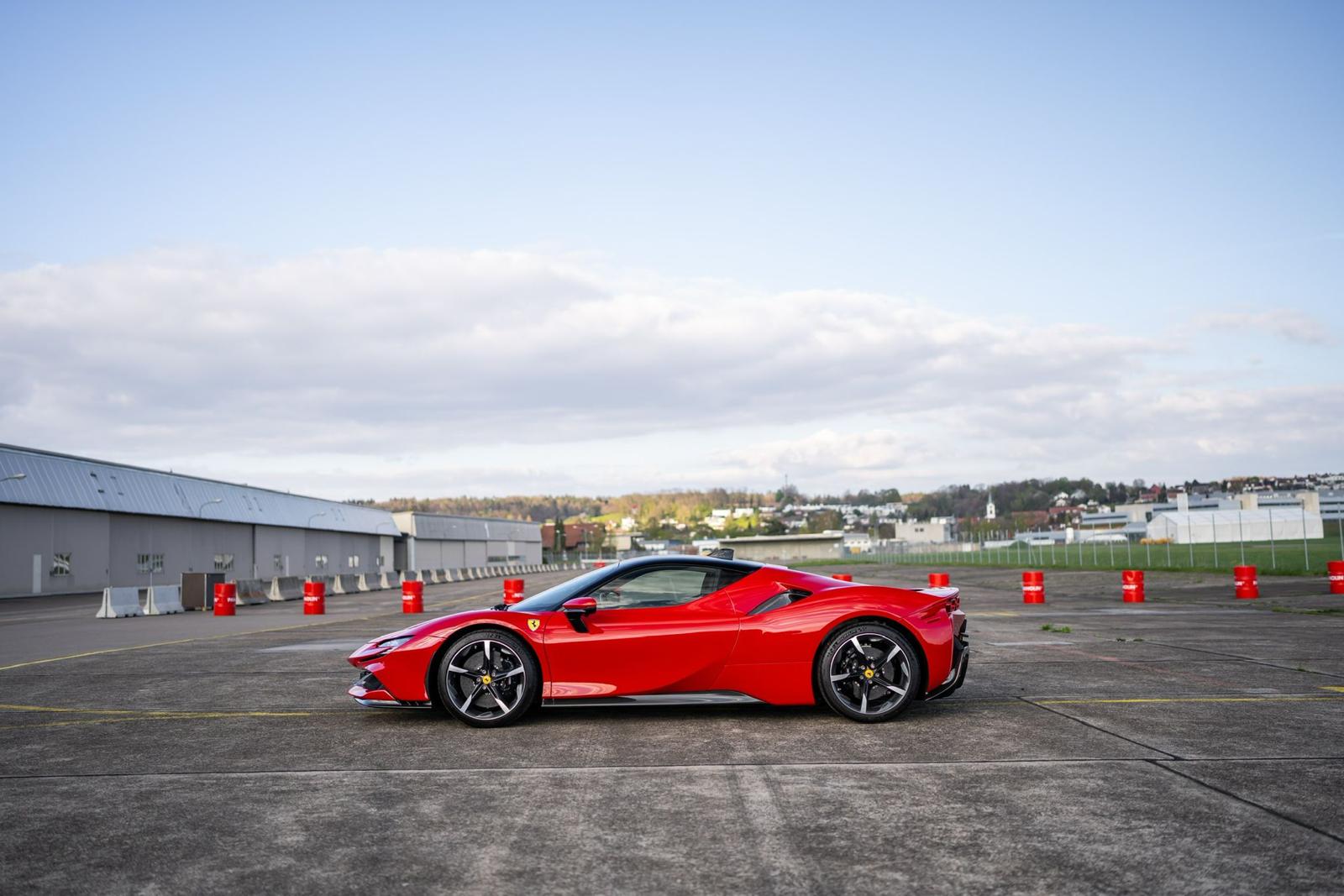 FERRARI SF90 Stradale-image-5