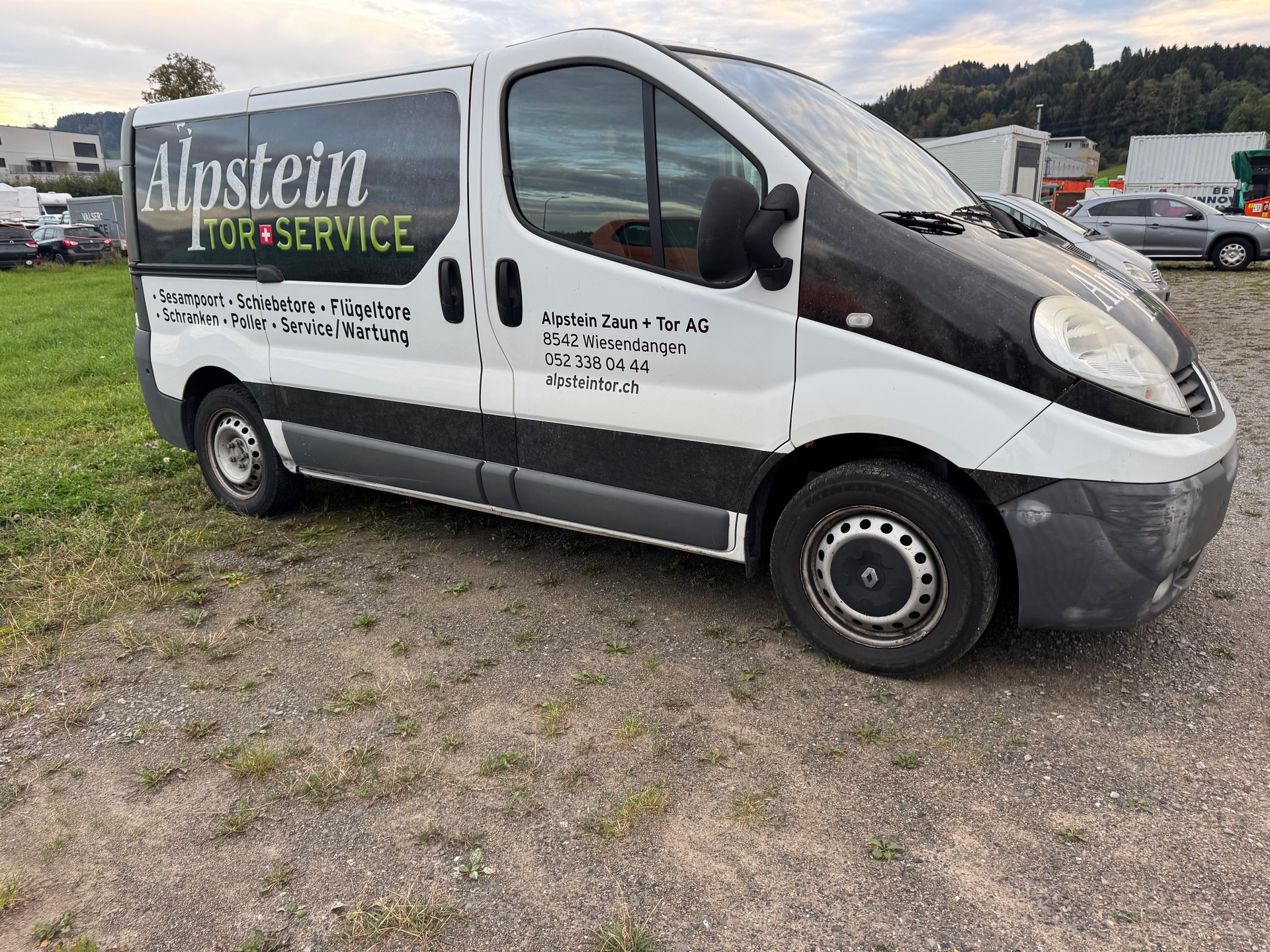 RENAULT Trafic 2.0 dCi 90 2.7t L1H1-image-11
