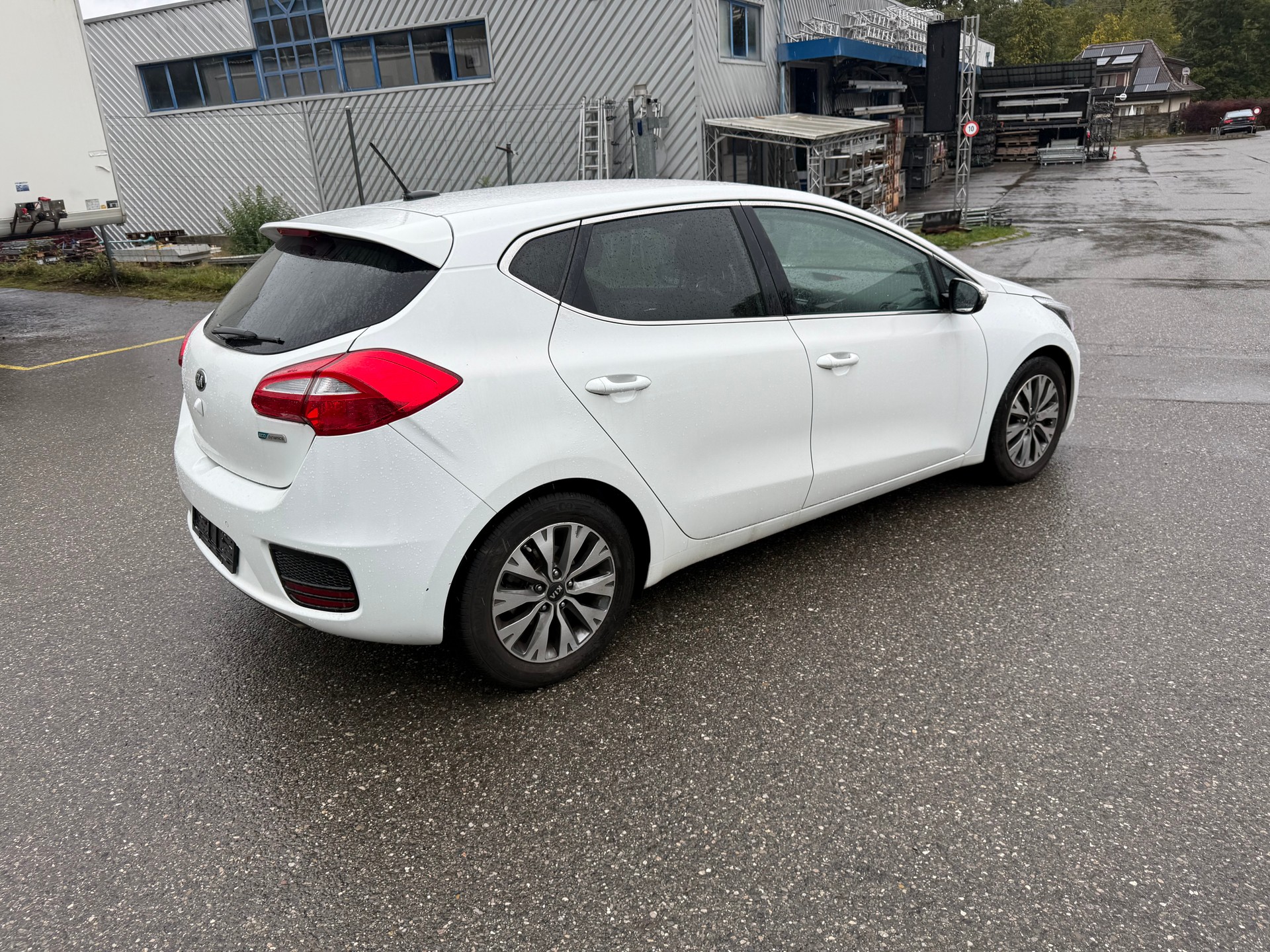 KIA Cee'd 1.0 T-GDi Swiss Champion-image-3