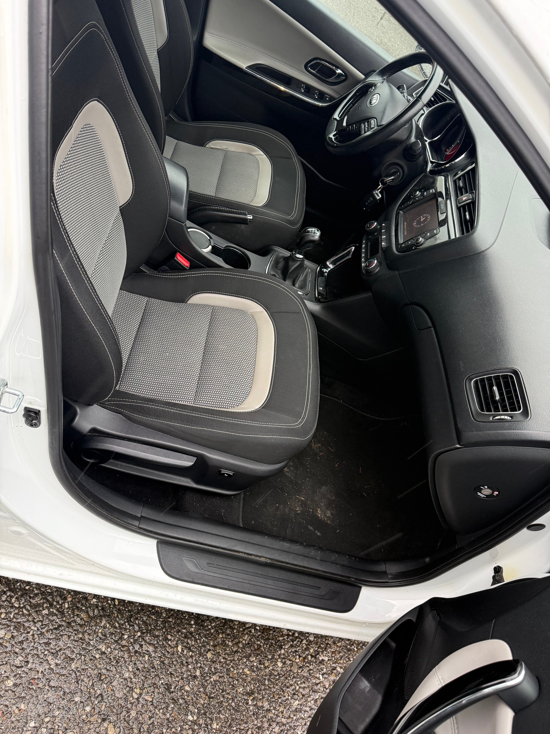 KIA Cee'd 1.0 T-GDi Swiss Champion-image-8