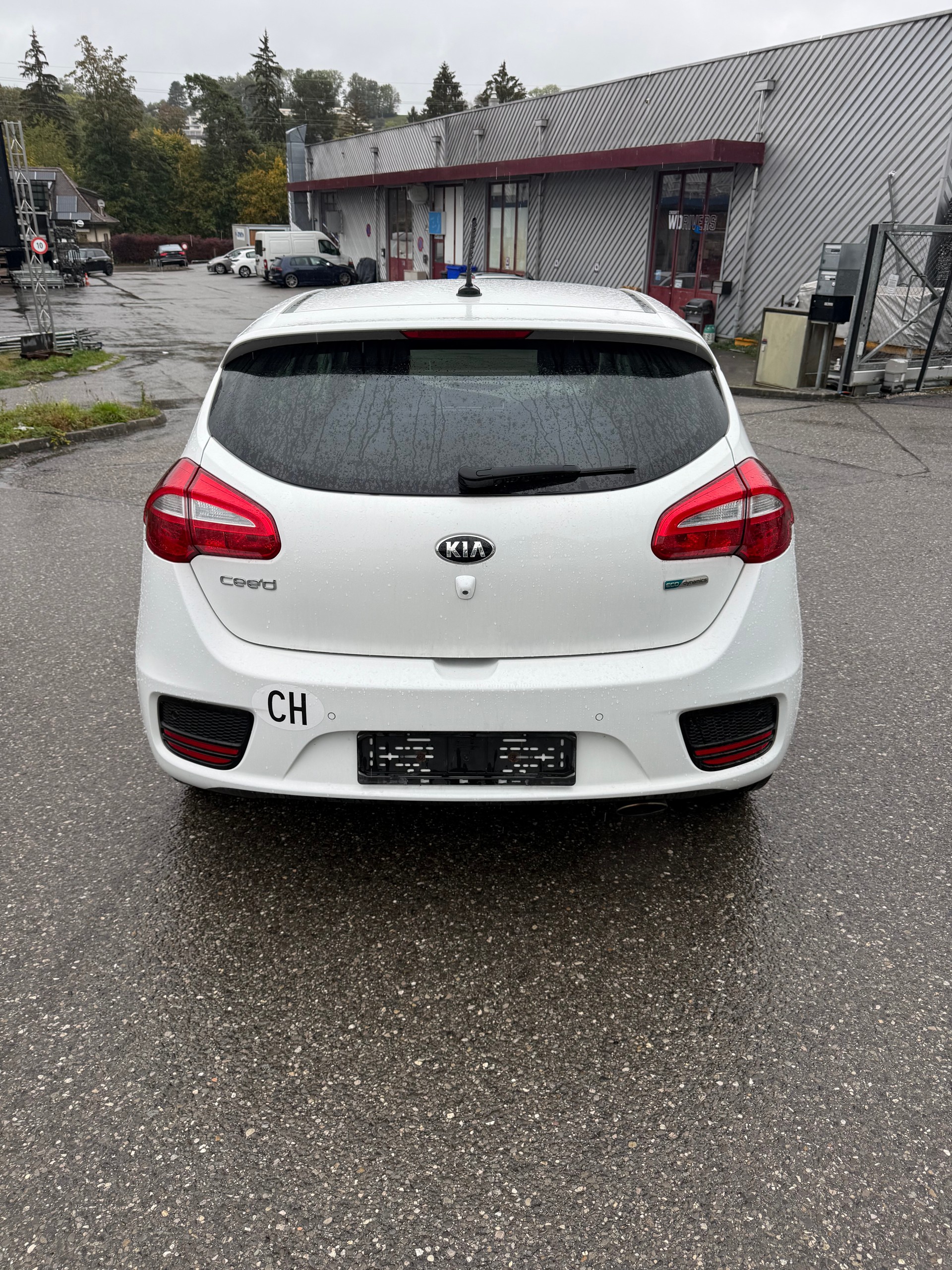 KIA Cee'd 1.0 T-GDi Swiss Champion-image-4