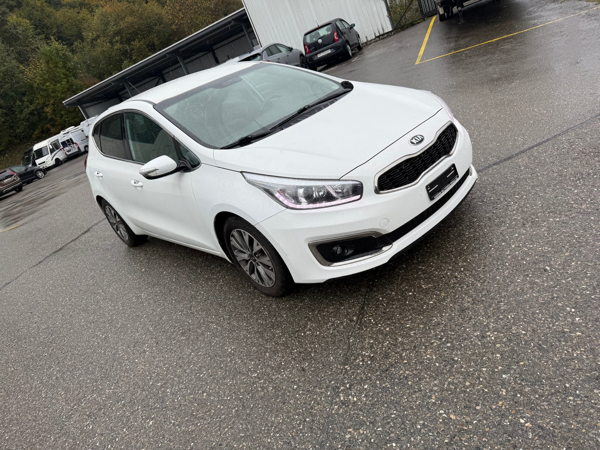KIA Cee'd 1.0 T-GDi Swiss Champion-image-2