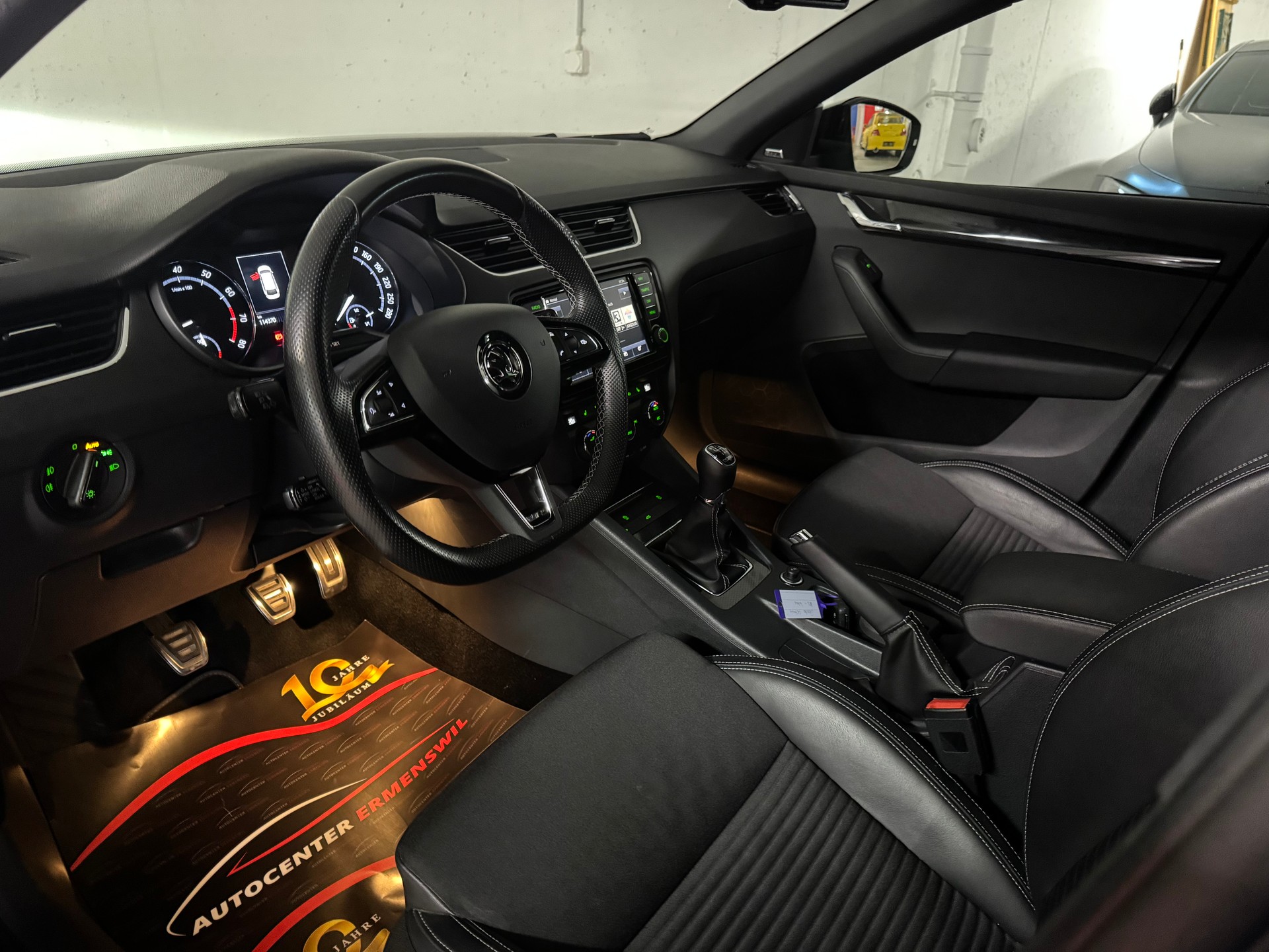 SKODA Octavia Combi 2.0 TSI RS CH-Fahrzeug-image-8