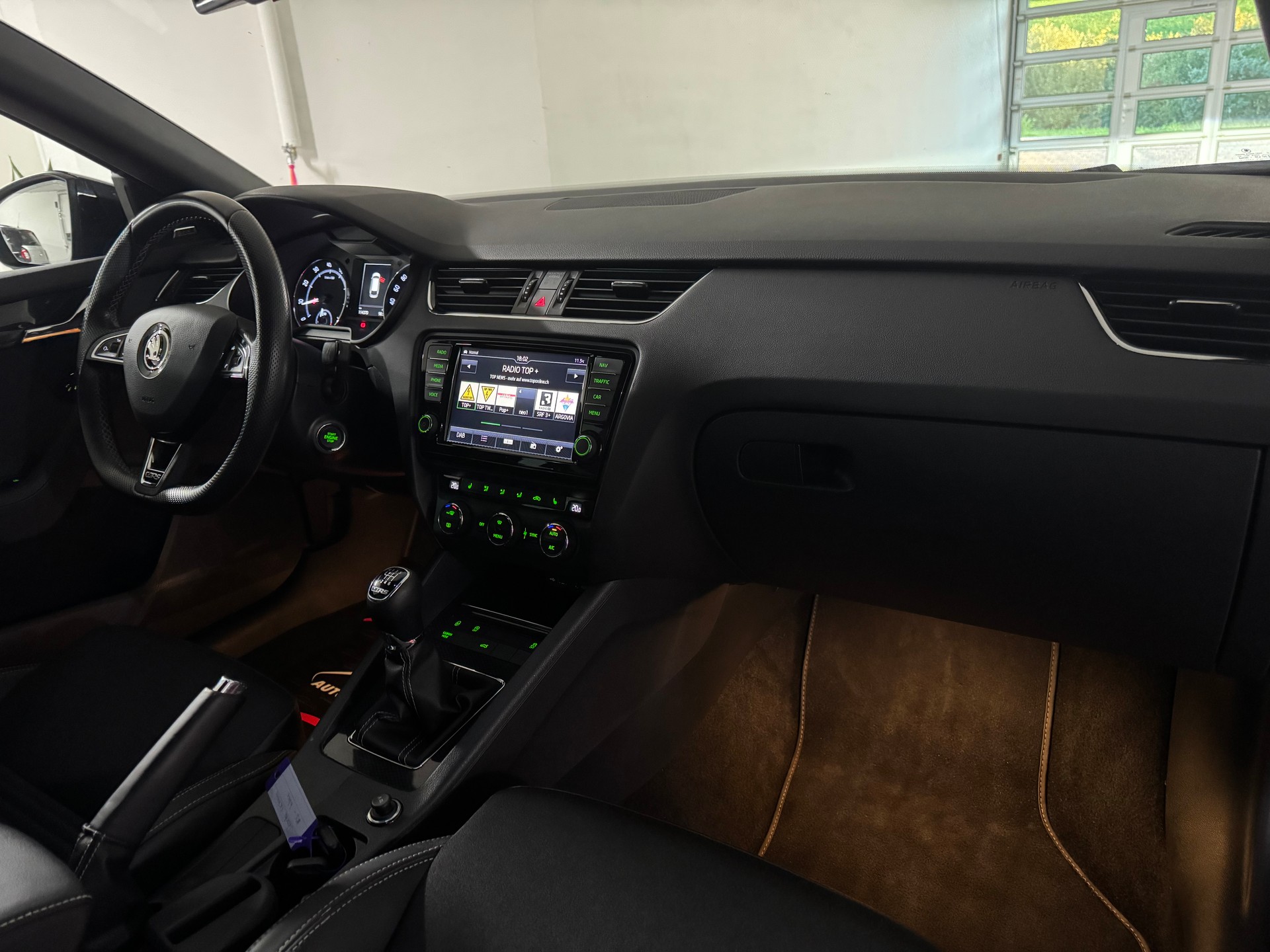 SKODA Octavia Combi 2.0 TSI RS CH-Fahrzeug-image-10