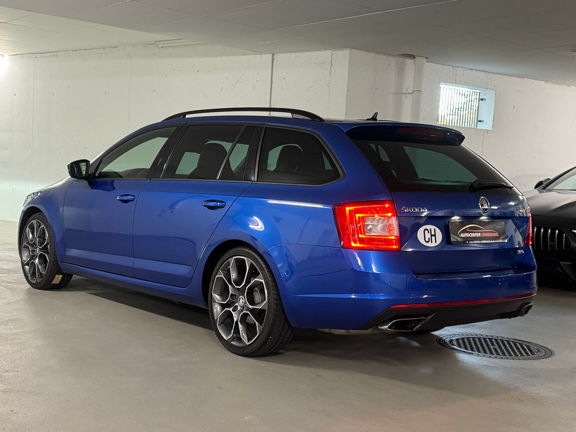 SKODA Octavia Combi 2.0 TSI RS CH-Fahrzeug-image-4