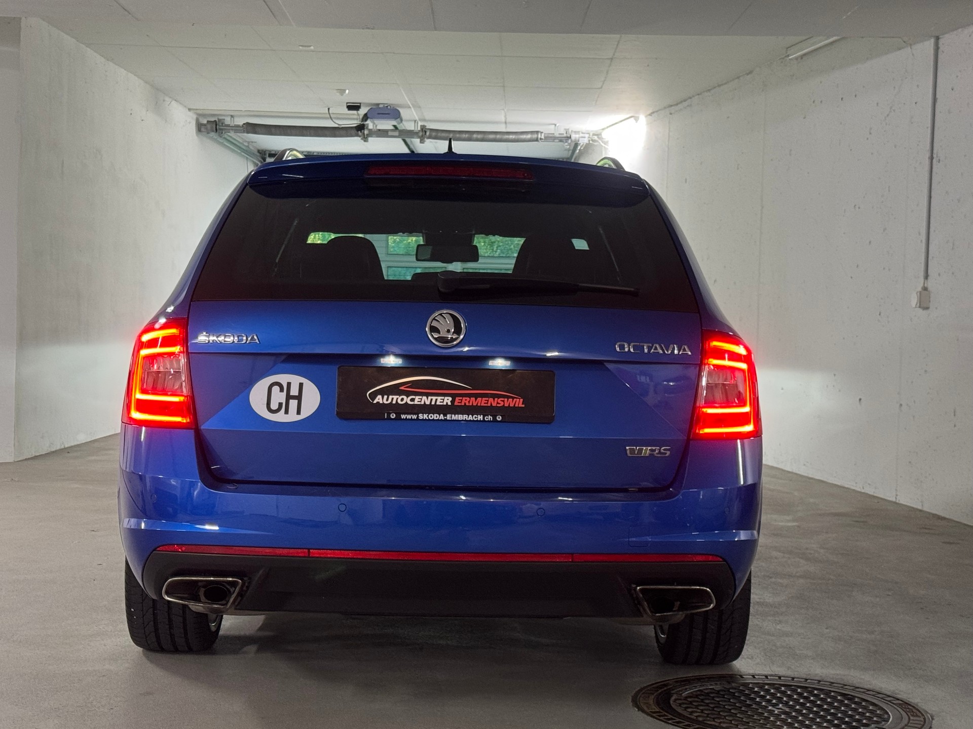 SKODA Octavia Combi 2.0 TSI RS CH-Fahrzeug-image-5