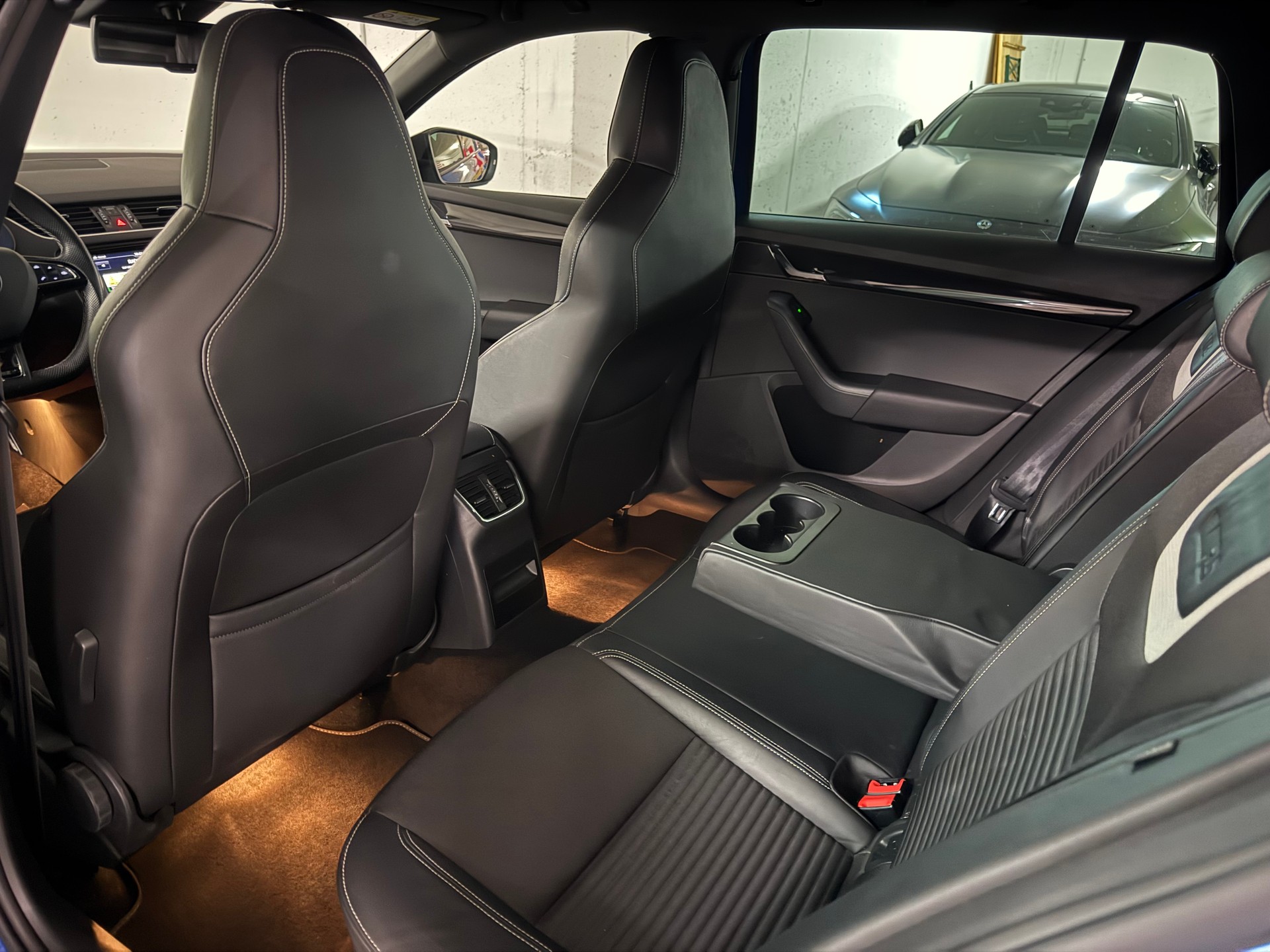 SKODA Octavia Combi 2.0 TSI RS CH-Fahrzeug-image-12